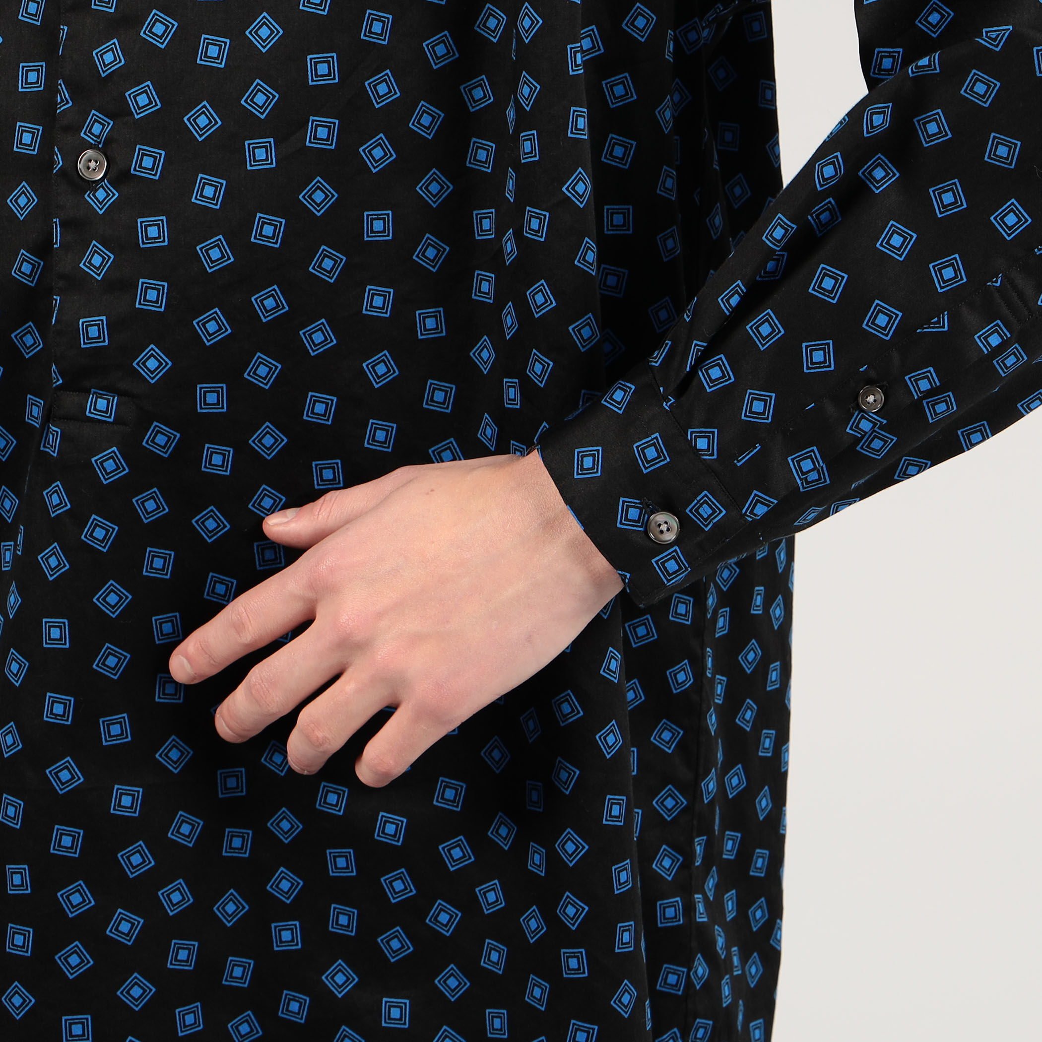 コットンサテンプリント プルオーバータックシャツ｜トゥモローランド