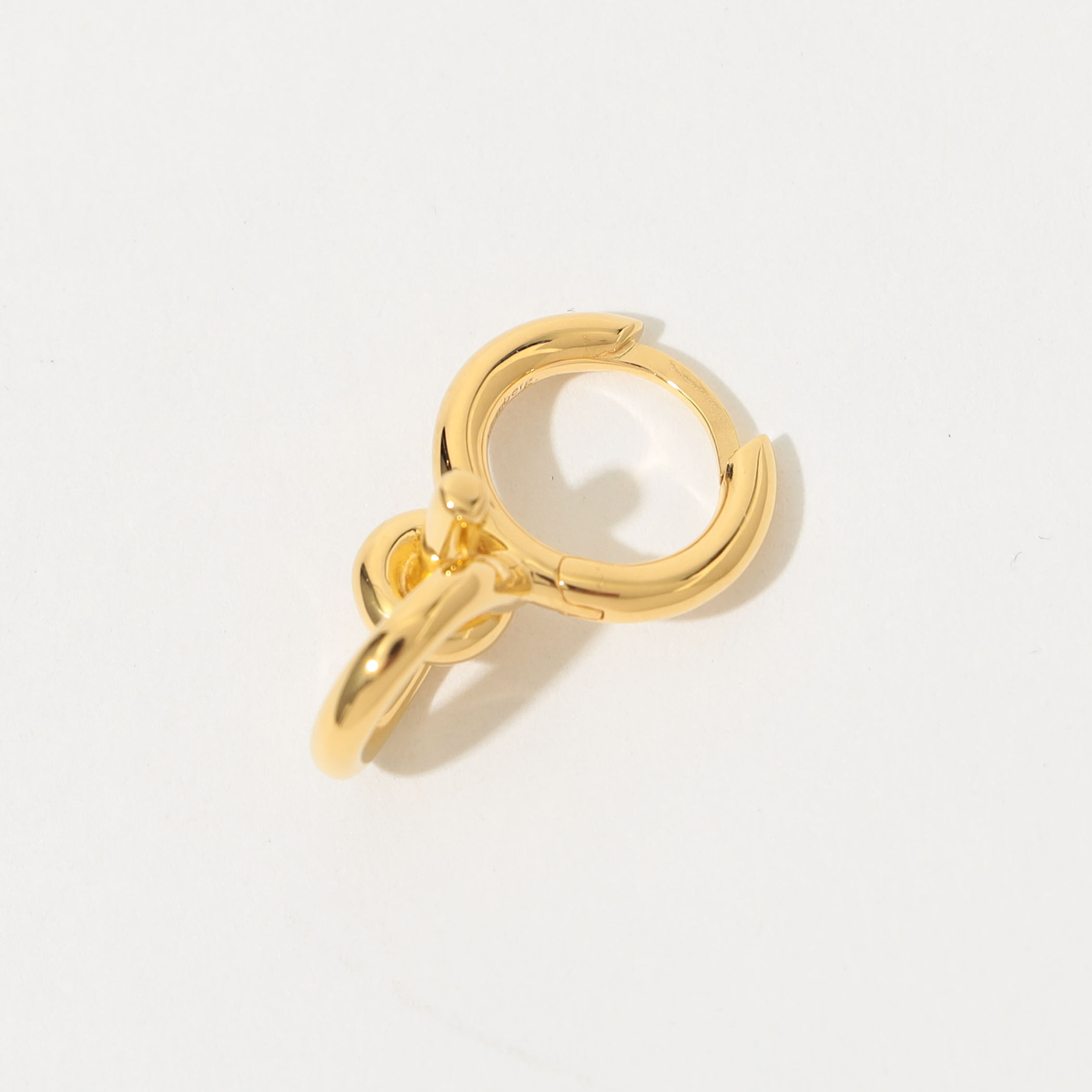 Otiumberg. フローティングフープピアス|トゥモローランド 公式通販 Otiumberg. フローティングフープピアス|トゥモローランド 公式通販