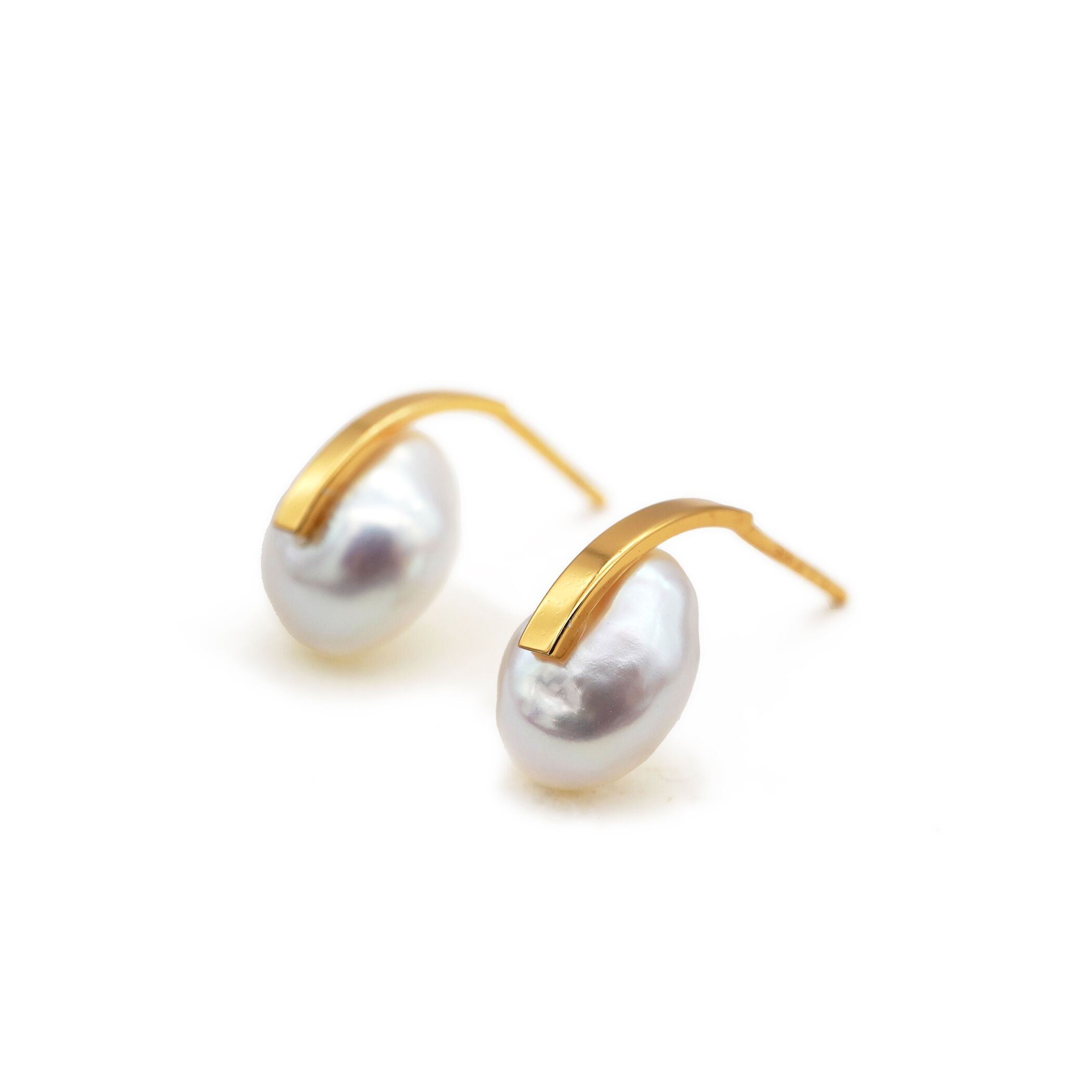 別注】januka バロックパールピアス｜トゥモローランド 公式サイト