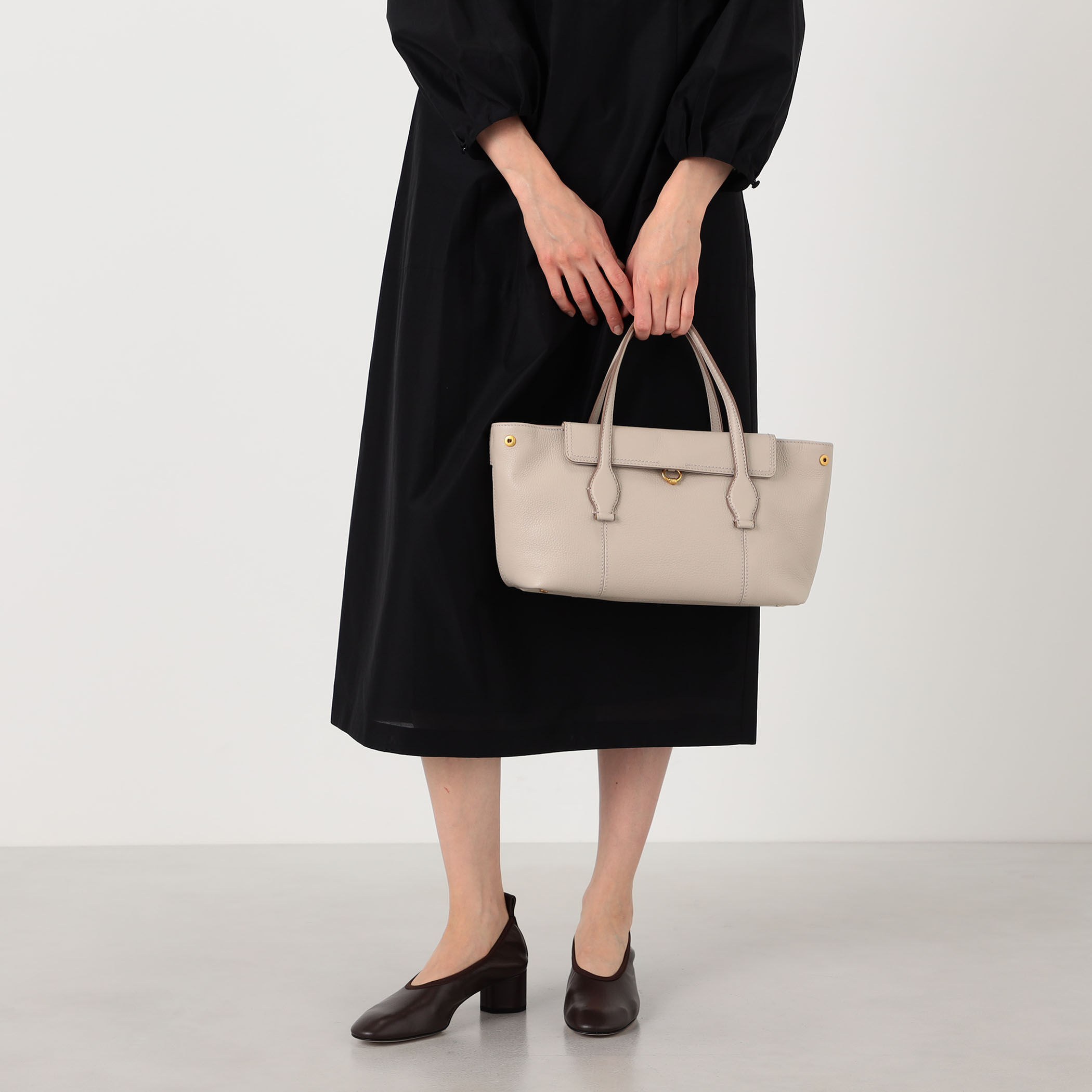GIANNI CHIARINI VICKY ハンドバッグ｜トゥモローランド 公式サイト