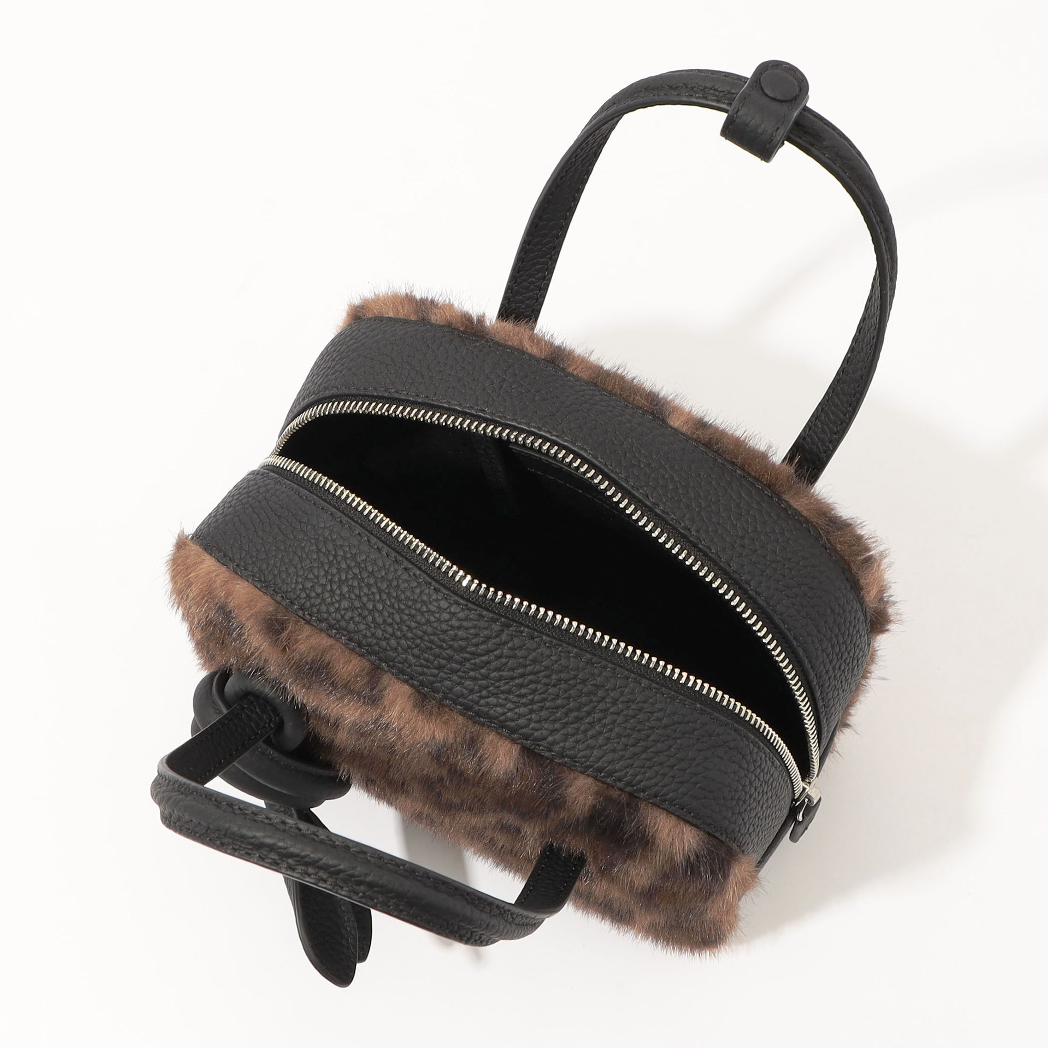 本日トゥモローランド別注⭐VASIC APERO MINI MINI バッグ □【別注】VASIC APERO MINI MINI ハンドバッグ｜トゥモロ