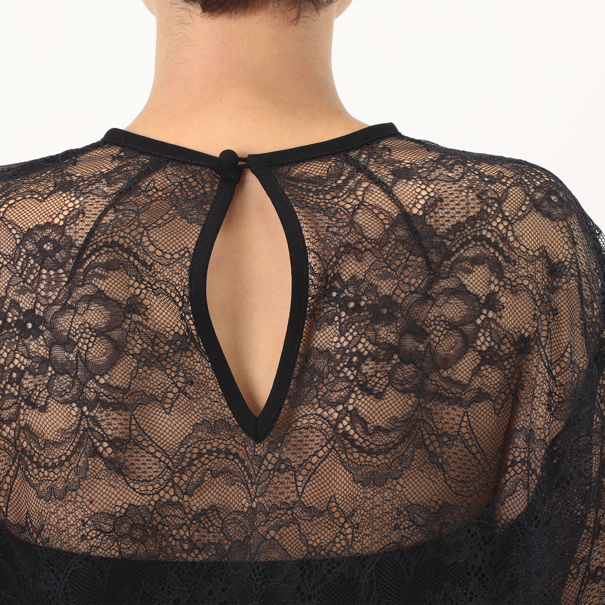 Mame Kurogouchi Raschel Lace Embroidered Top レースエンブロイ