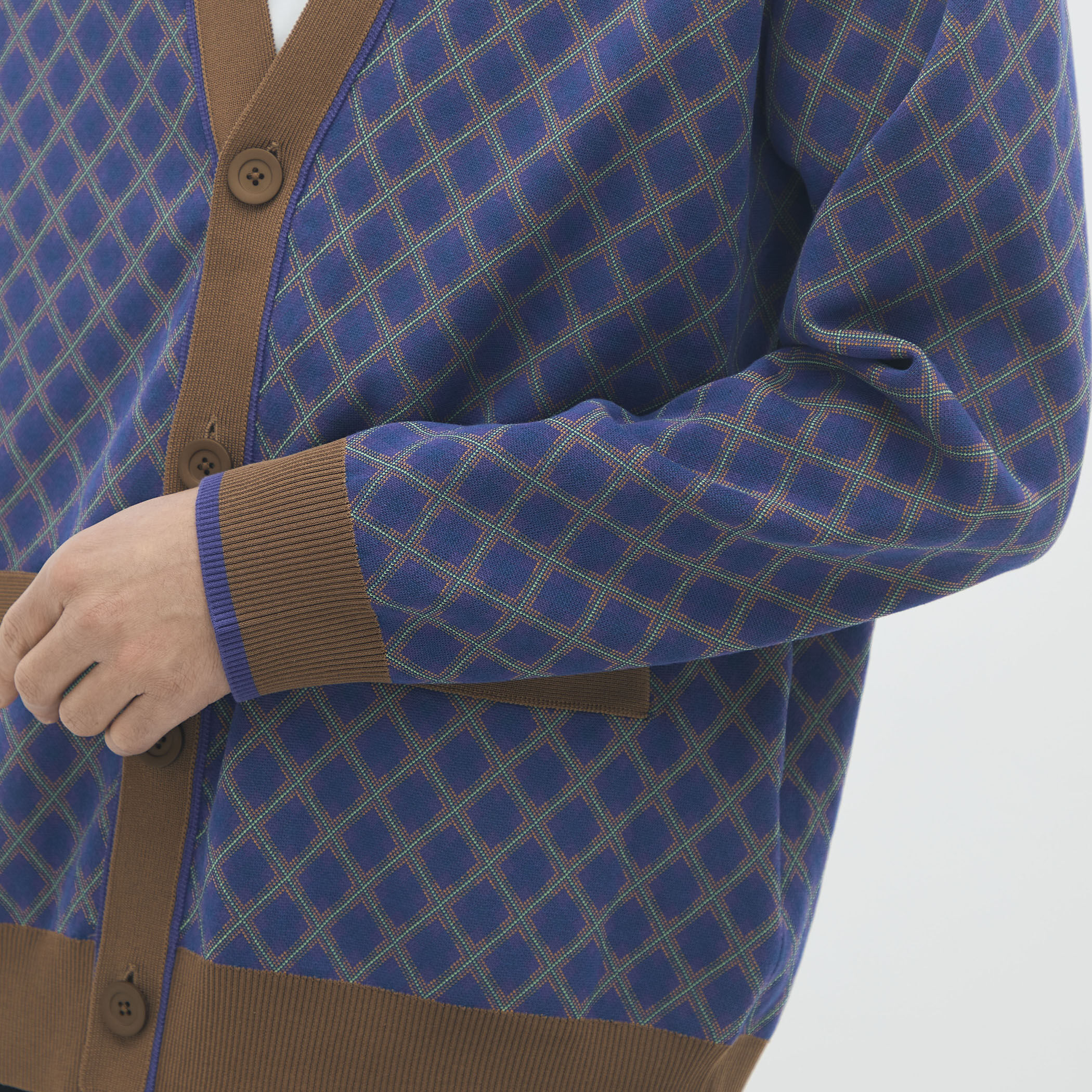 コットンポリエステル チェックジャカード Vネックカーディガン