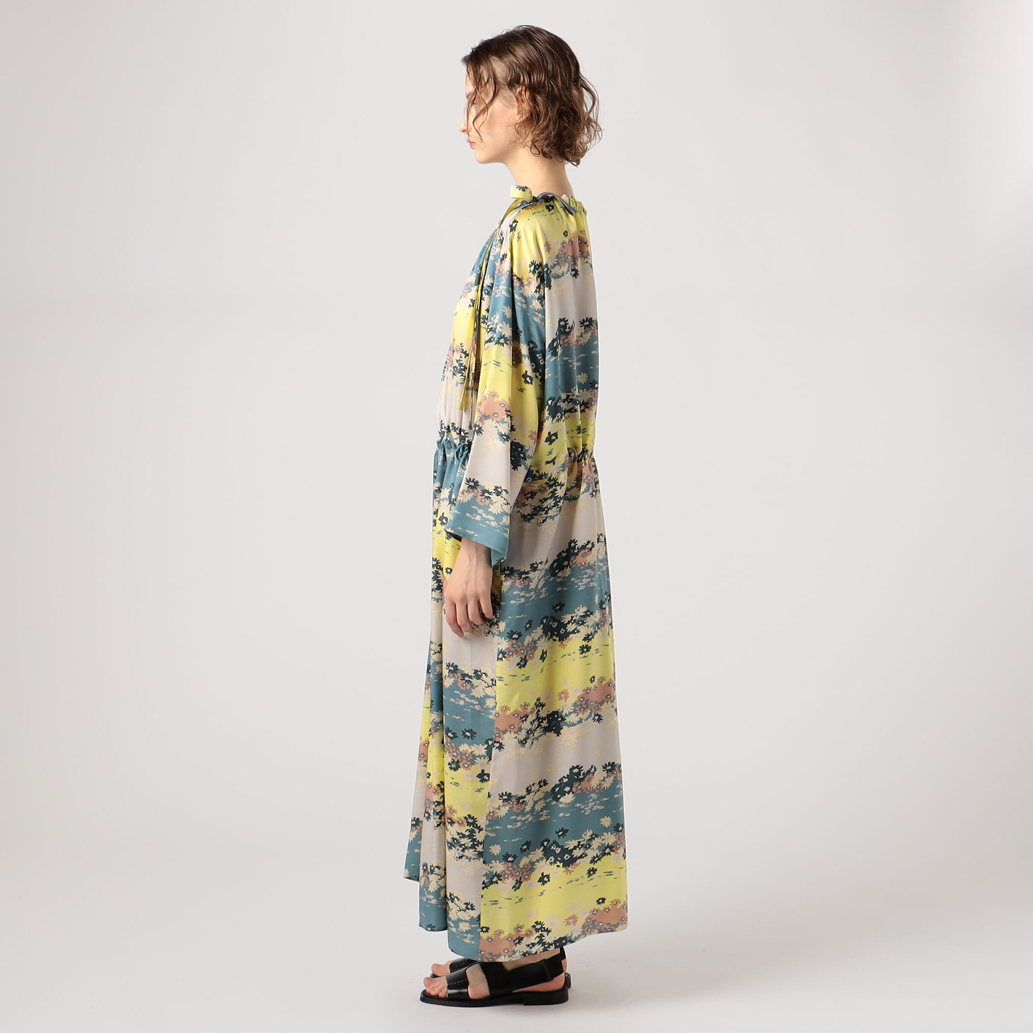 シルクキュプラフラワー ギャザードワンピース｜トゥモローランド 公式通販