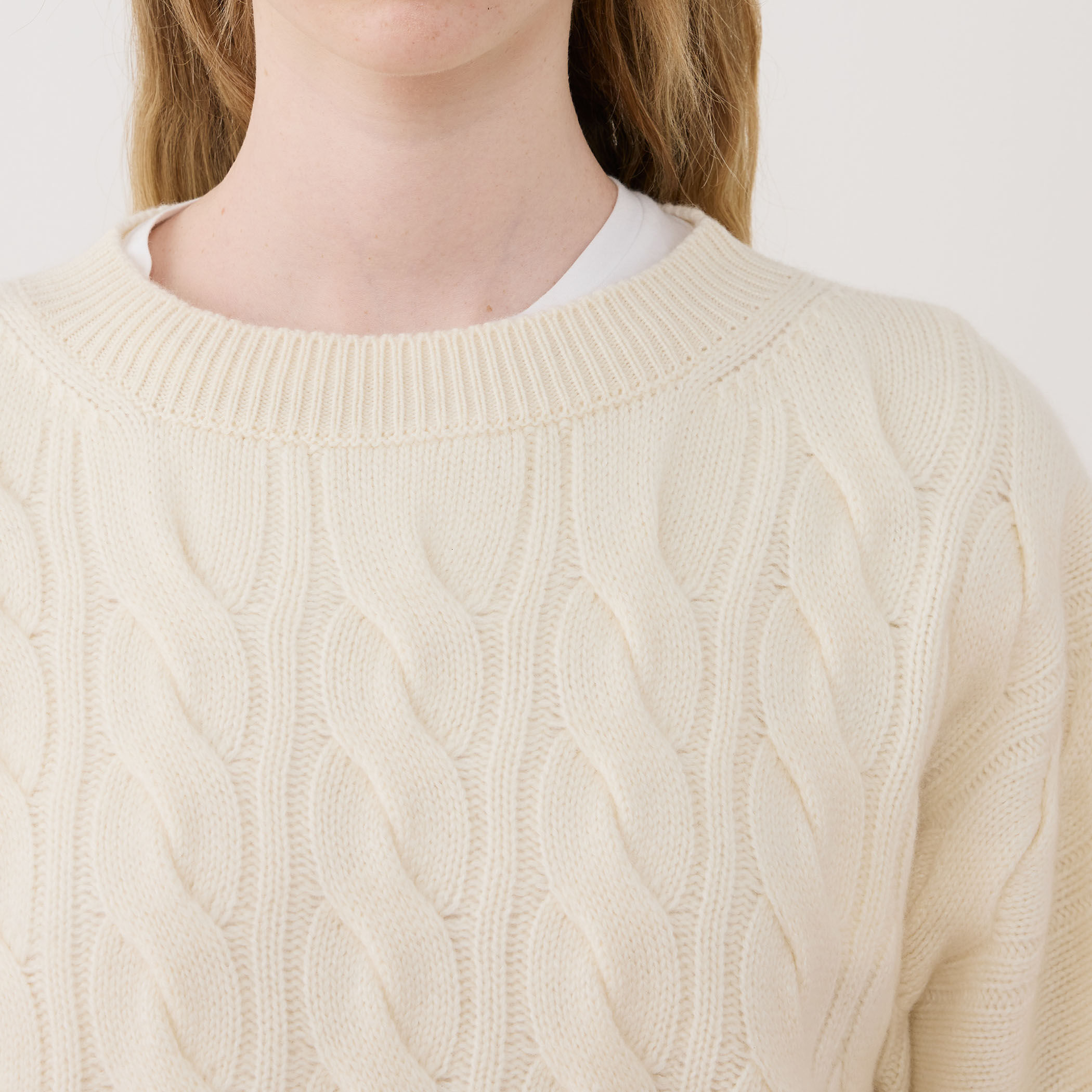 モンゴルカシミヤケーブル クルーネックプルオーバー