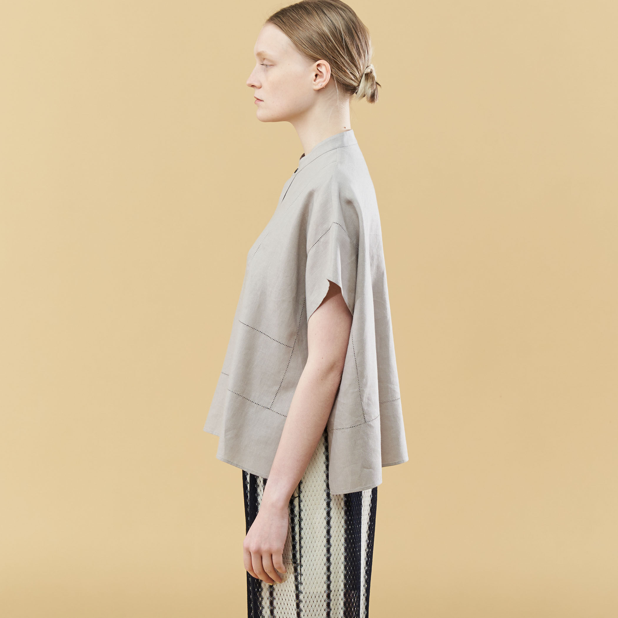フレンチリネン スタンドカラーシャツ | GALERIE VIE (Women