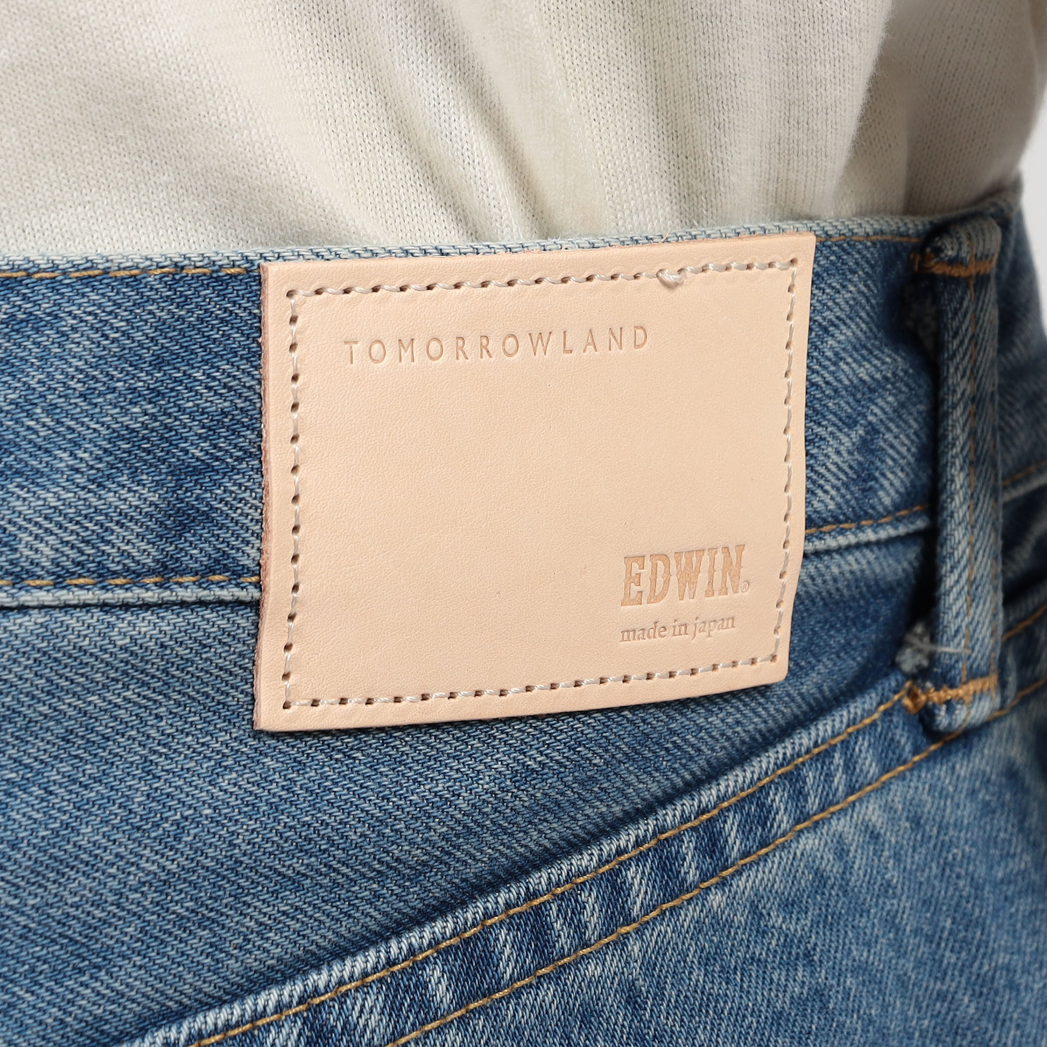 別注】EDWIN LOOSE STRAIGHT USED デニムパンツ｜トゥモローランド