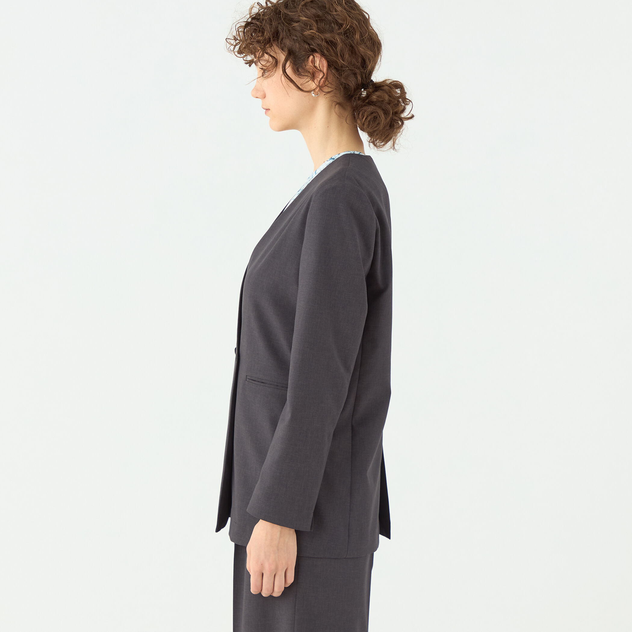 エクストラファインポリエステルトロピカル Vカラージャケット