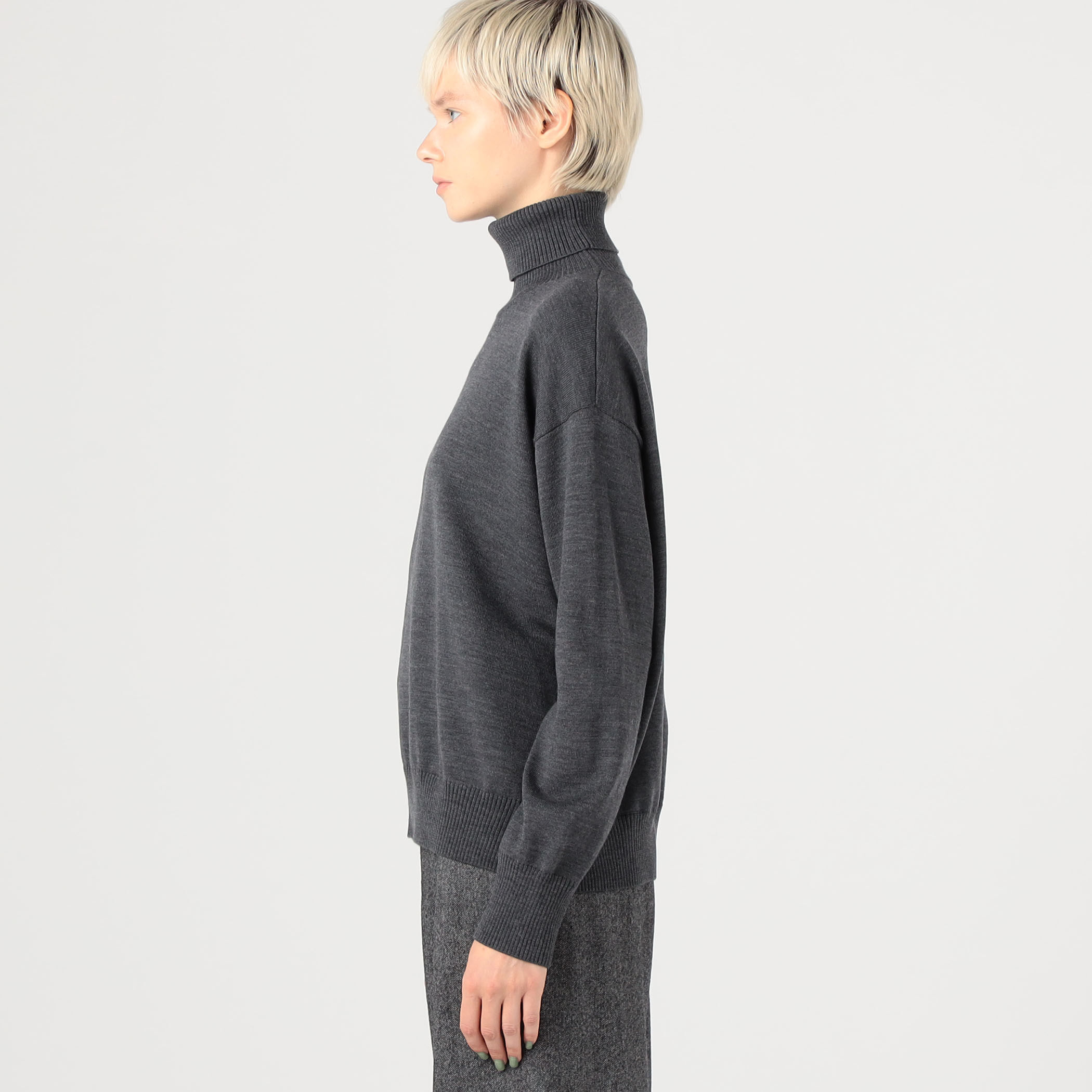 （まとめ購入）ギャルリーヴィー ウーステッドウール クルーネックプルオーバー ウーステッドウール クルーネックプルオーバー | GALERIE VIE (Women