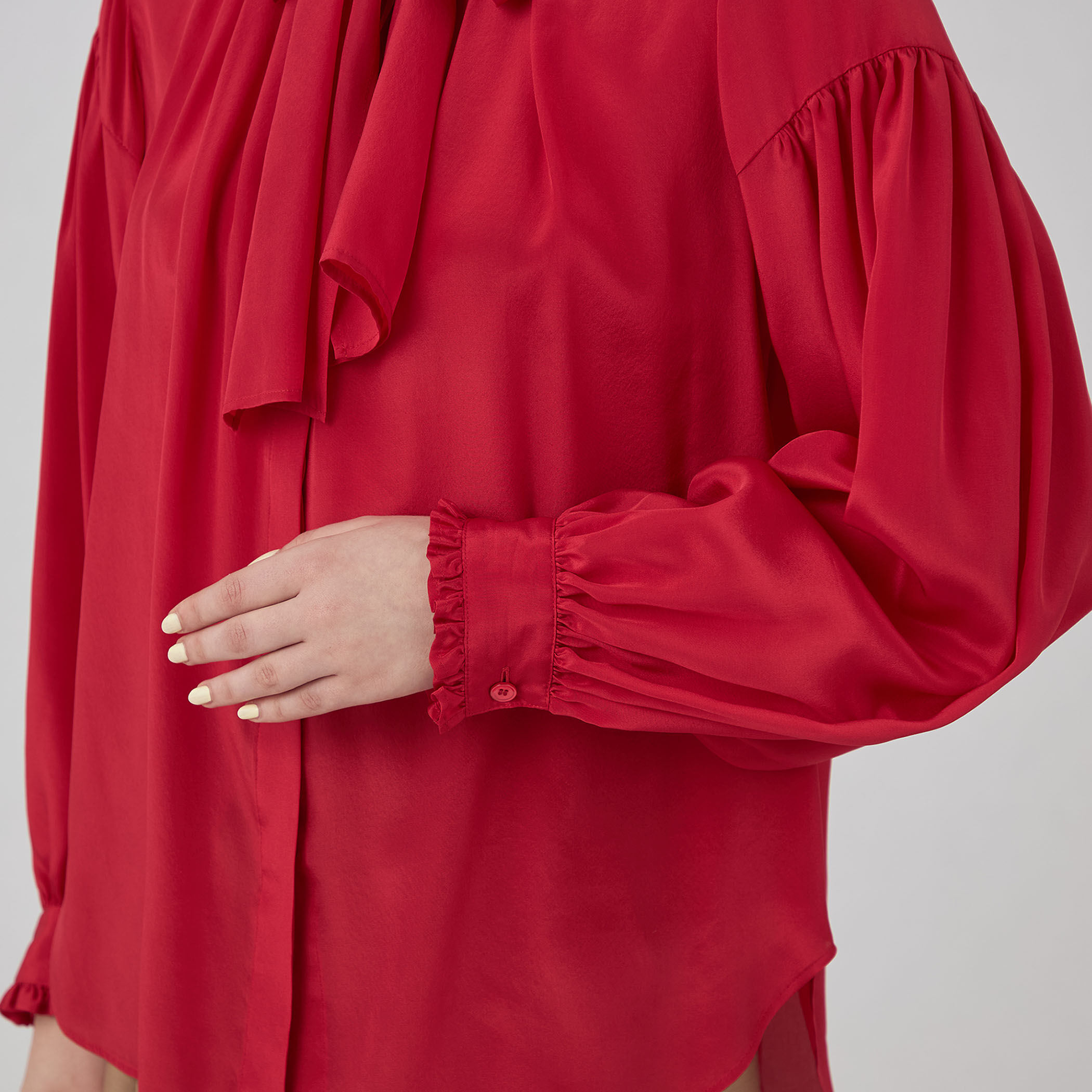 □Cherie ボウタイブラウス｜トゥモローランド 公式通販