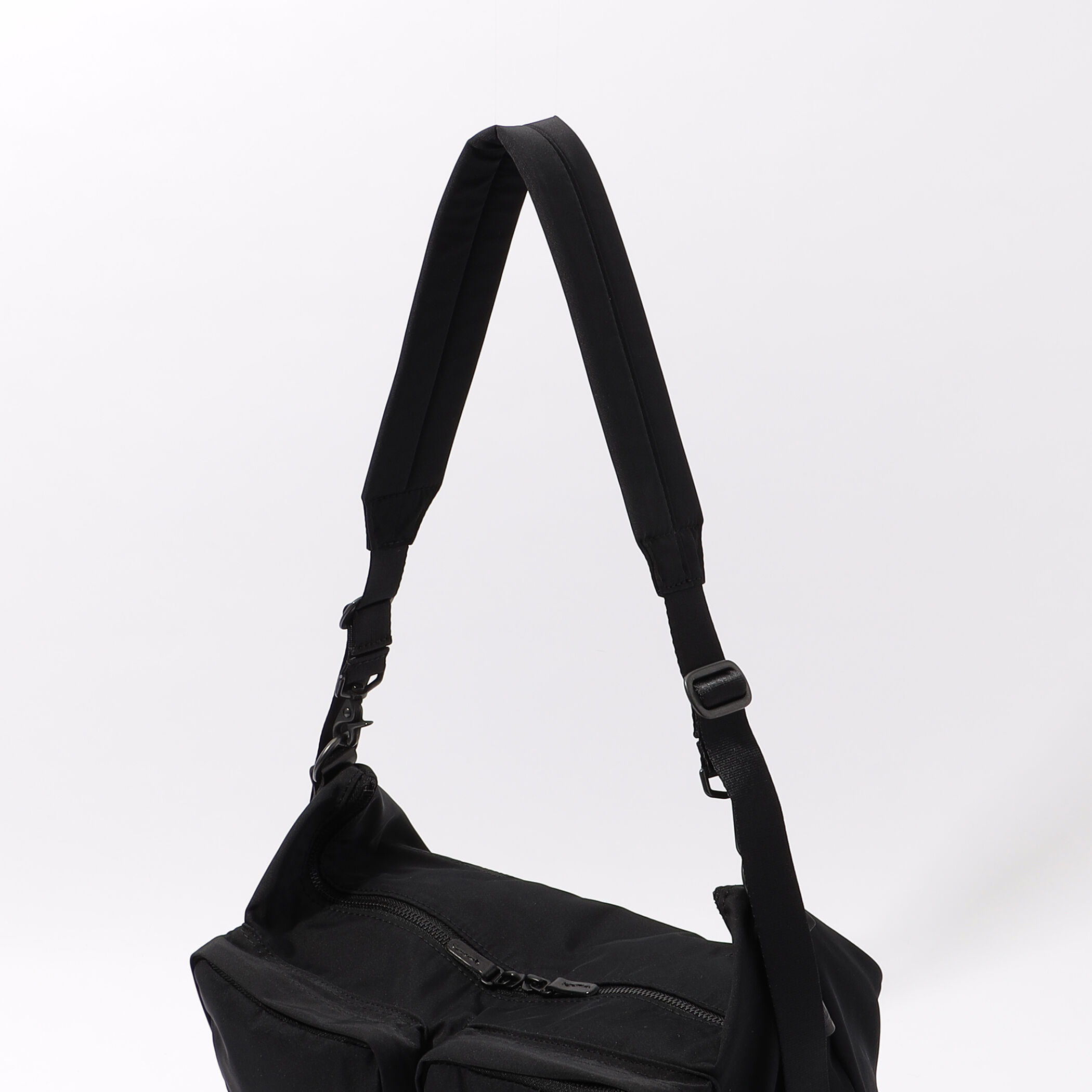 AMIACALVA Gabardine bodybag ポリエステルギャバジン ボディ