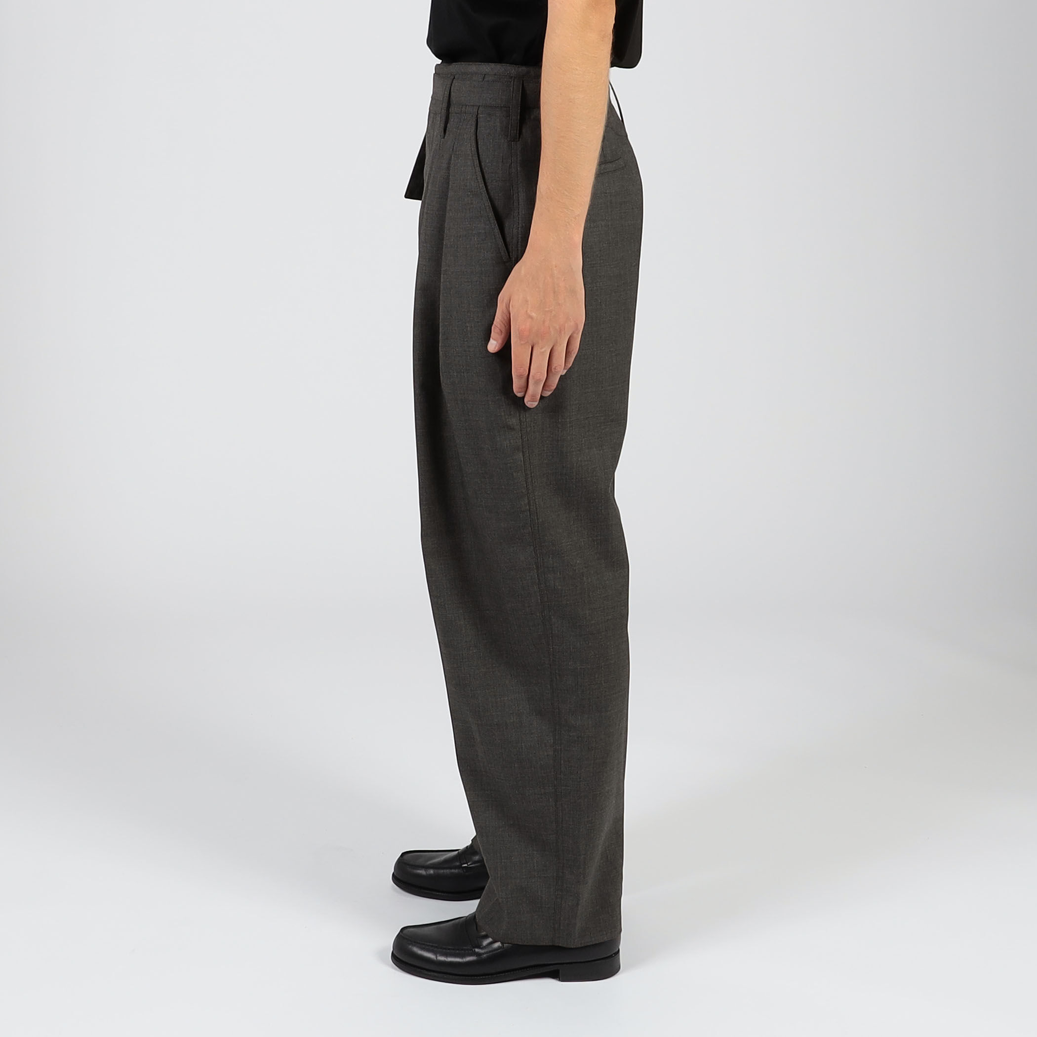 LEMAIRE BELTED PLEATED PANTS｜トゥモローランド 公式通販