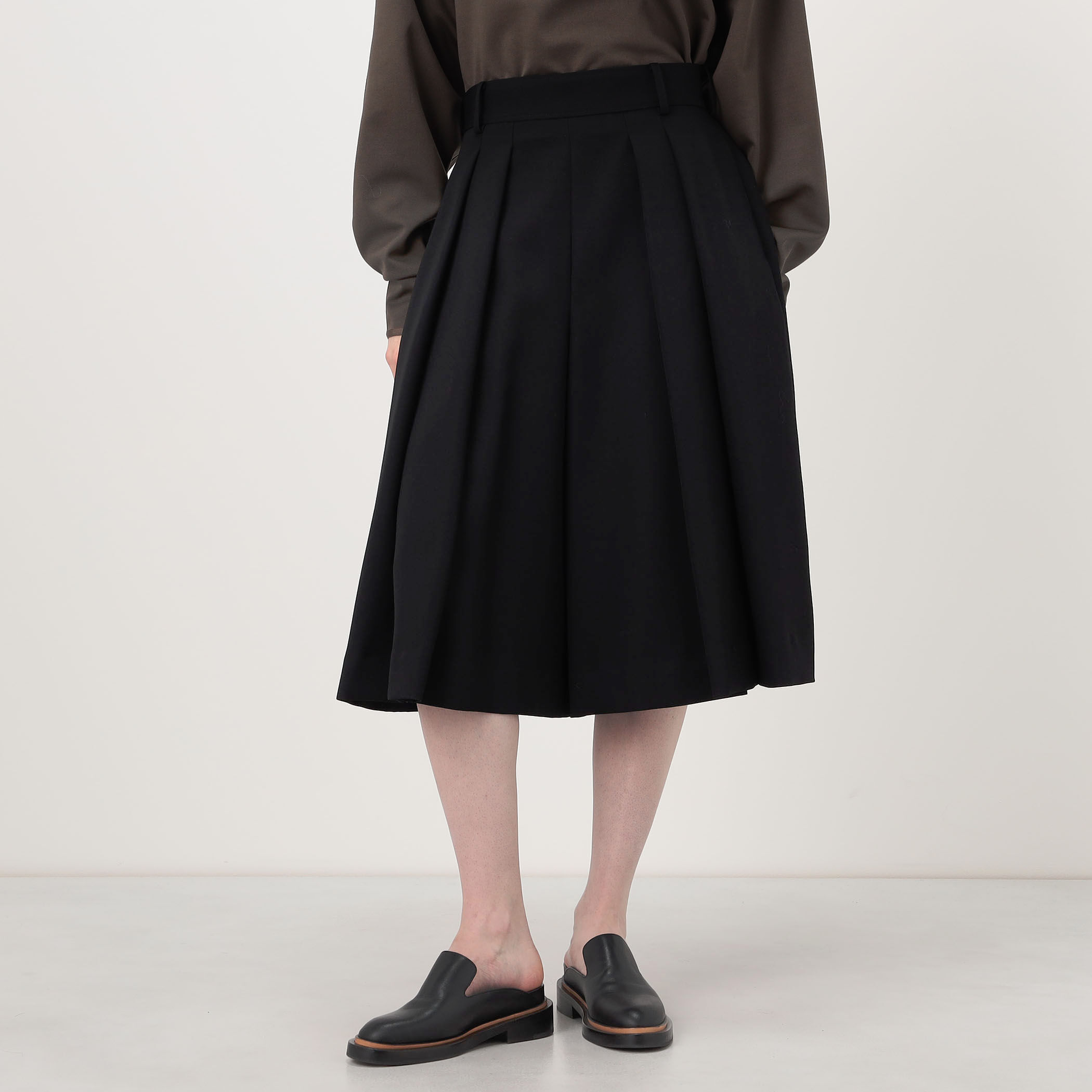 別注】THE RERACS × Edition DEEP TUCK CULOTTE PANTS キュロット