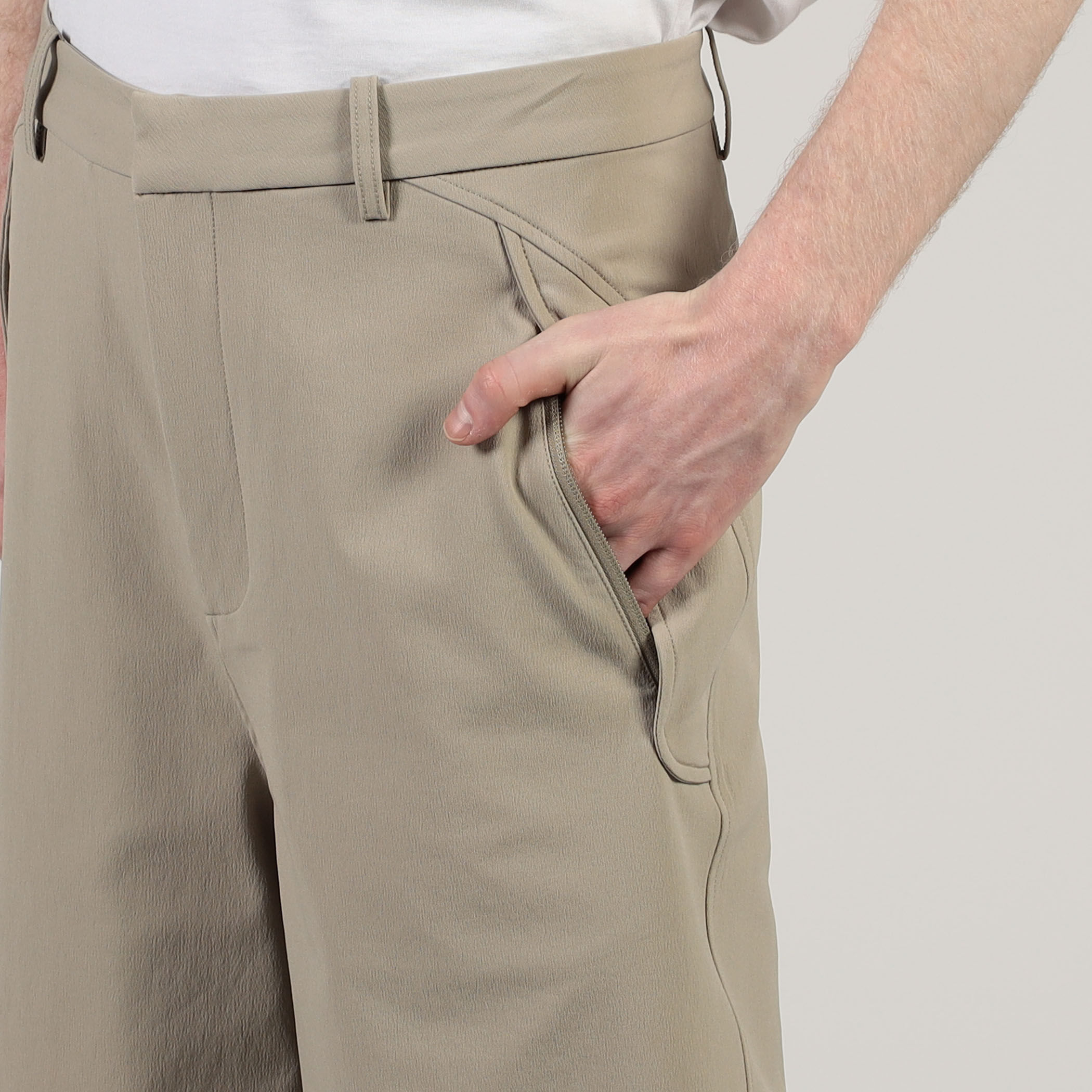 TT パイレーツパンツ Hiking Patrol LT SOFT SHELL ショーツ｜トゥモローランド 公式通販