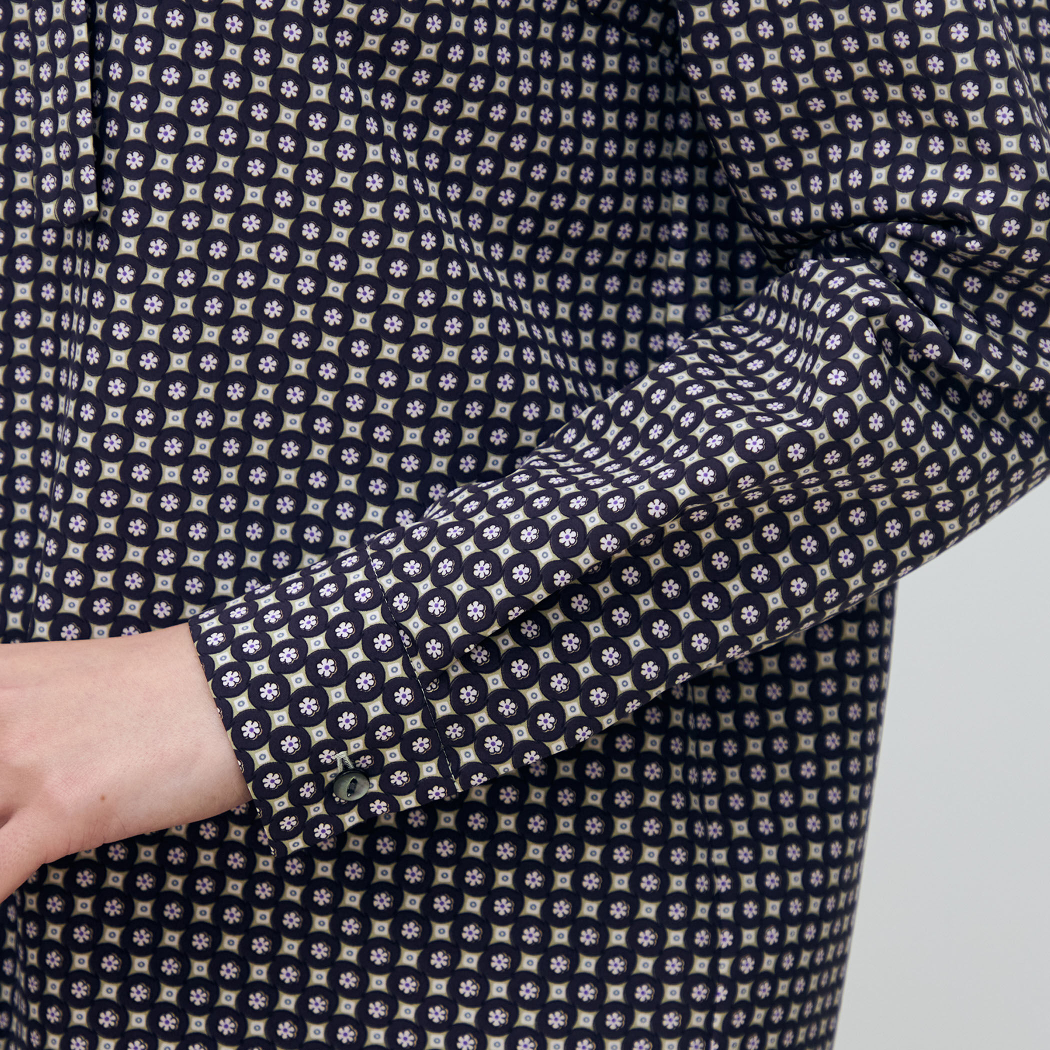 コモンフラワープリント ボウタイブラウス｜トゥモローランド 公式通販