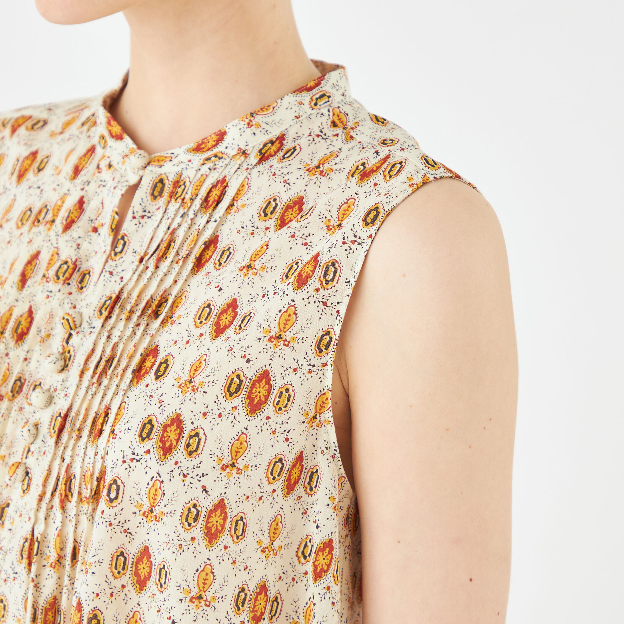 コットンボイルプリント ノースリーブブラウス｜トゥモローランド 公式通販