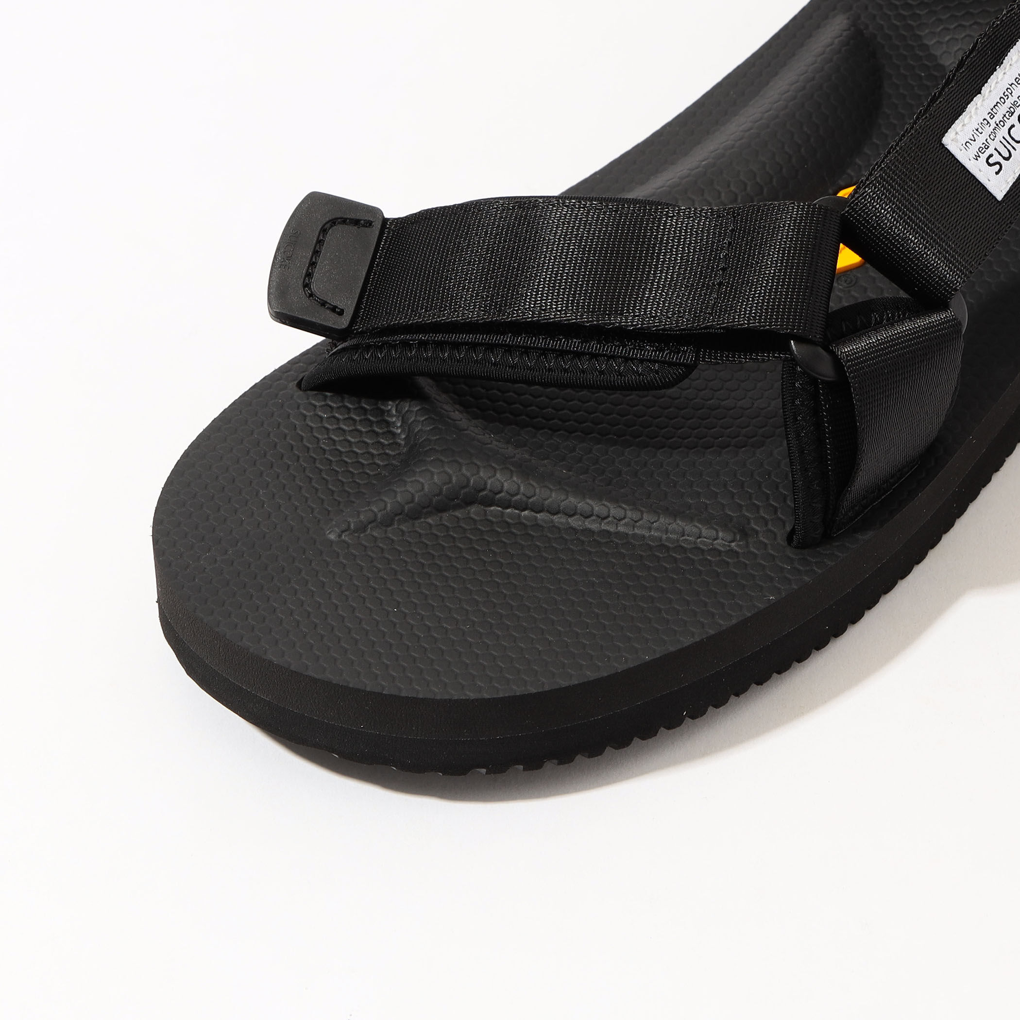 【関税込み】Suicoke ブラック DEPA-V2 サンダル SUICOKE DEPA－V2 サンダル | TOMORROWLAND (Men