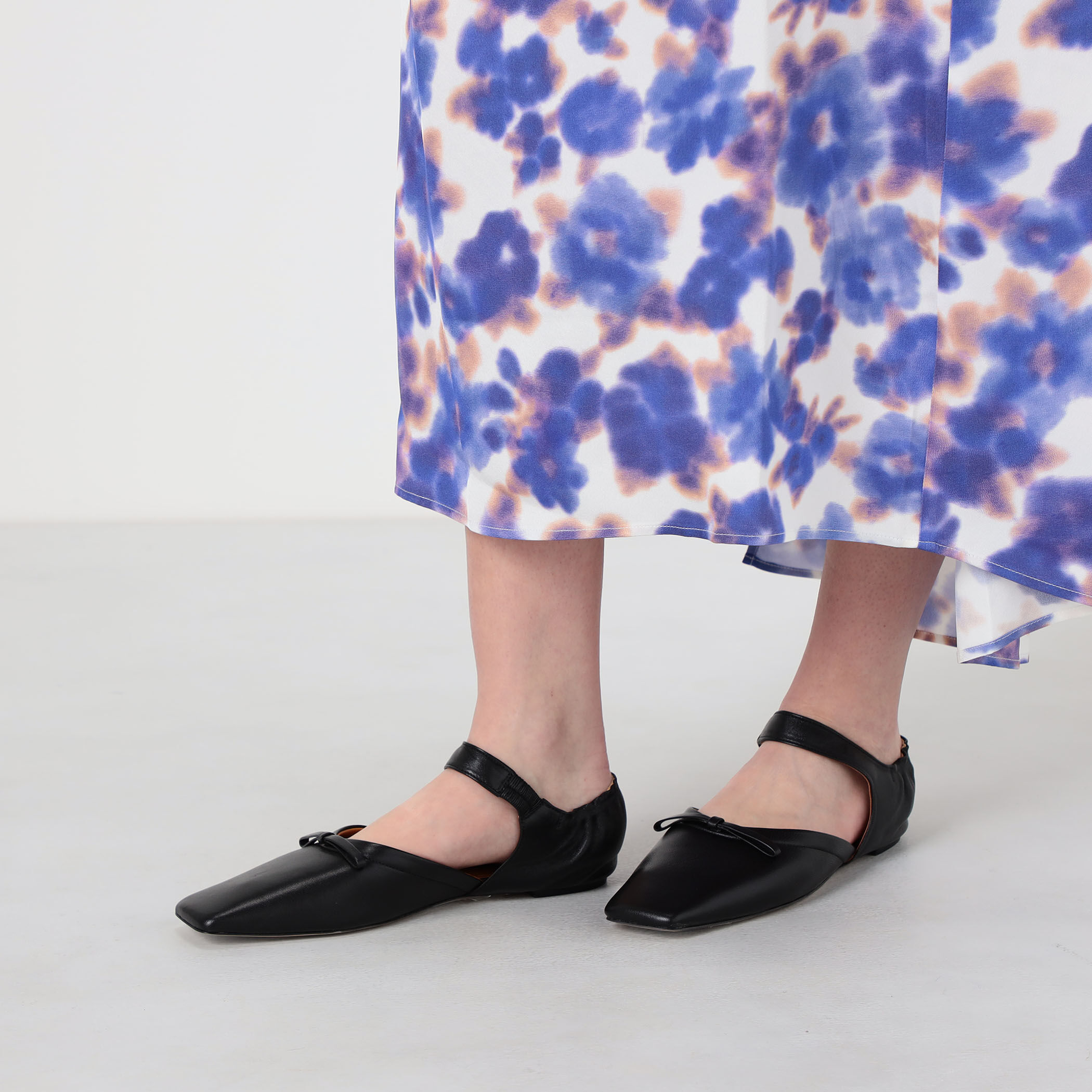 PIPPICHIC AMBER CHOU CHOU フラットシューズ｜トゥモローランド 公式通販