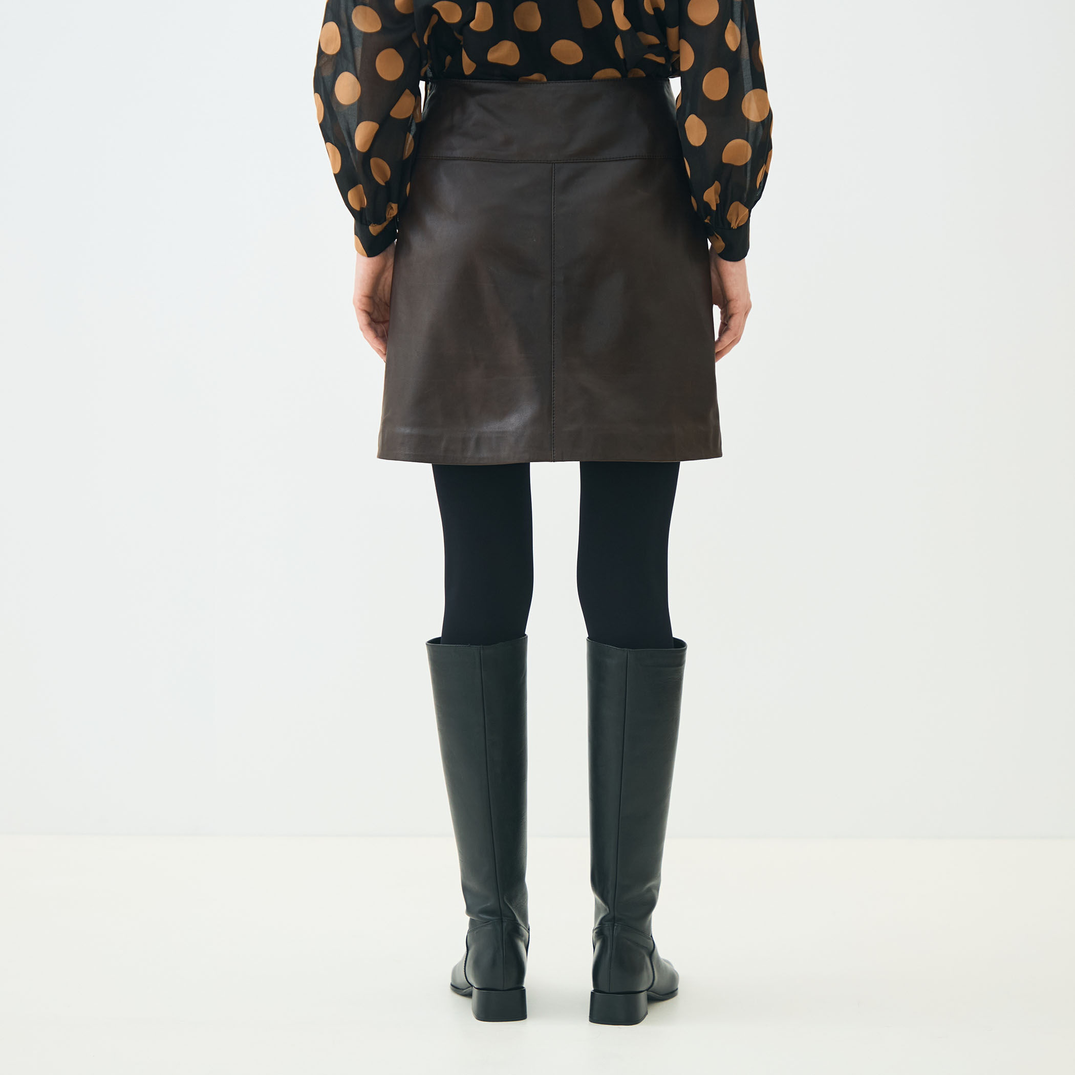 ベジタブルレザー トラペーズミニスカート｜トゥモローランド 公式通販