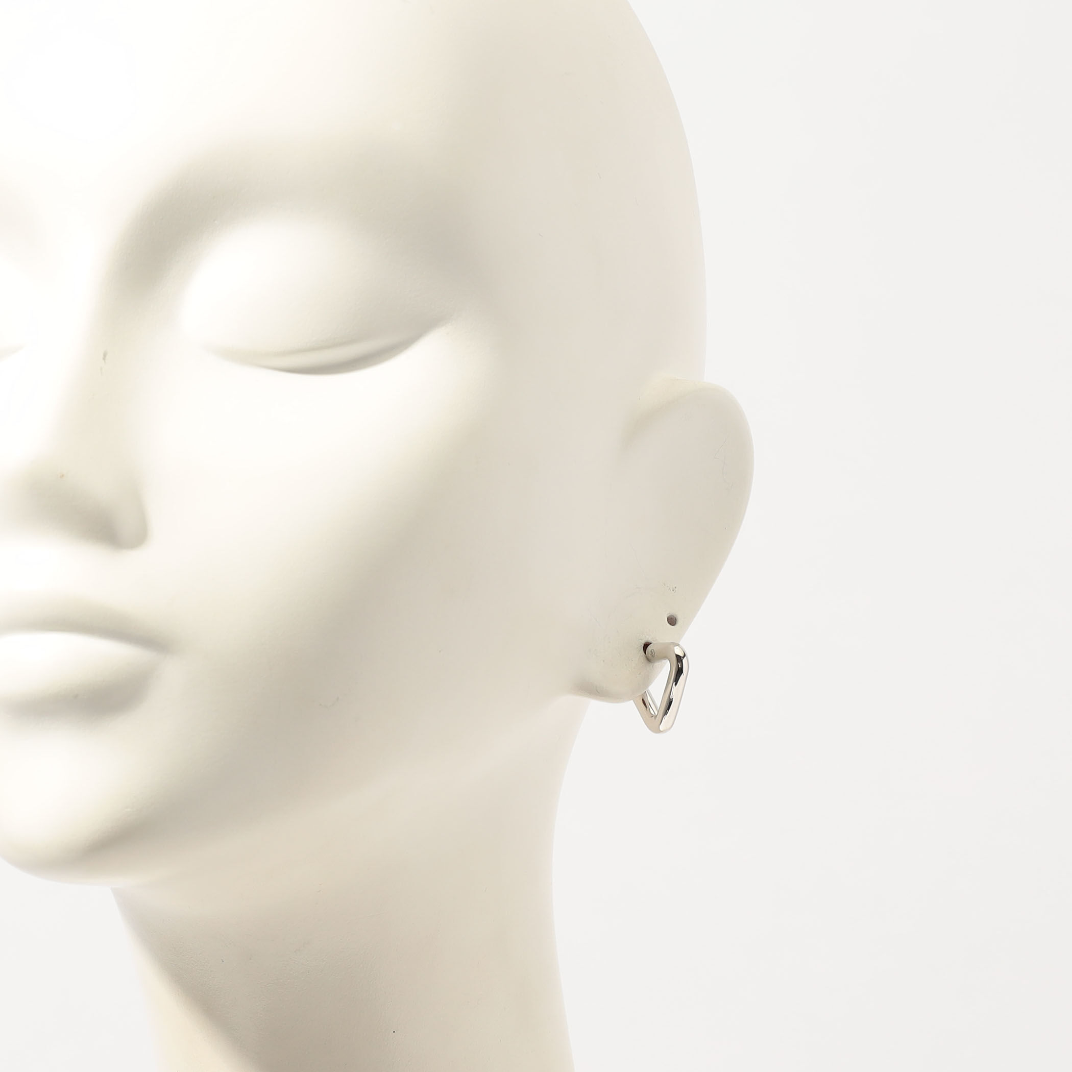 CAREERING TRIANGLE 301 フープピアス｜トゥモローランド 公式サイト