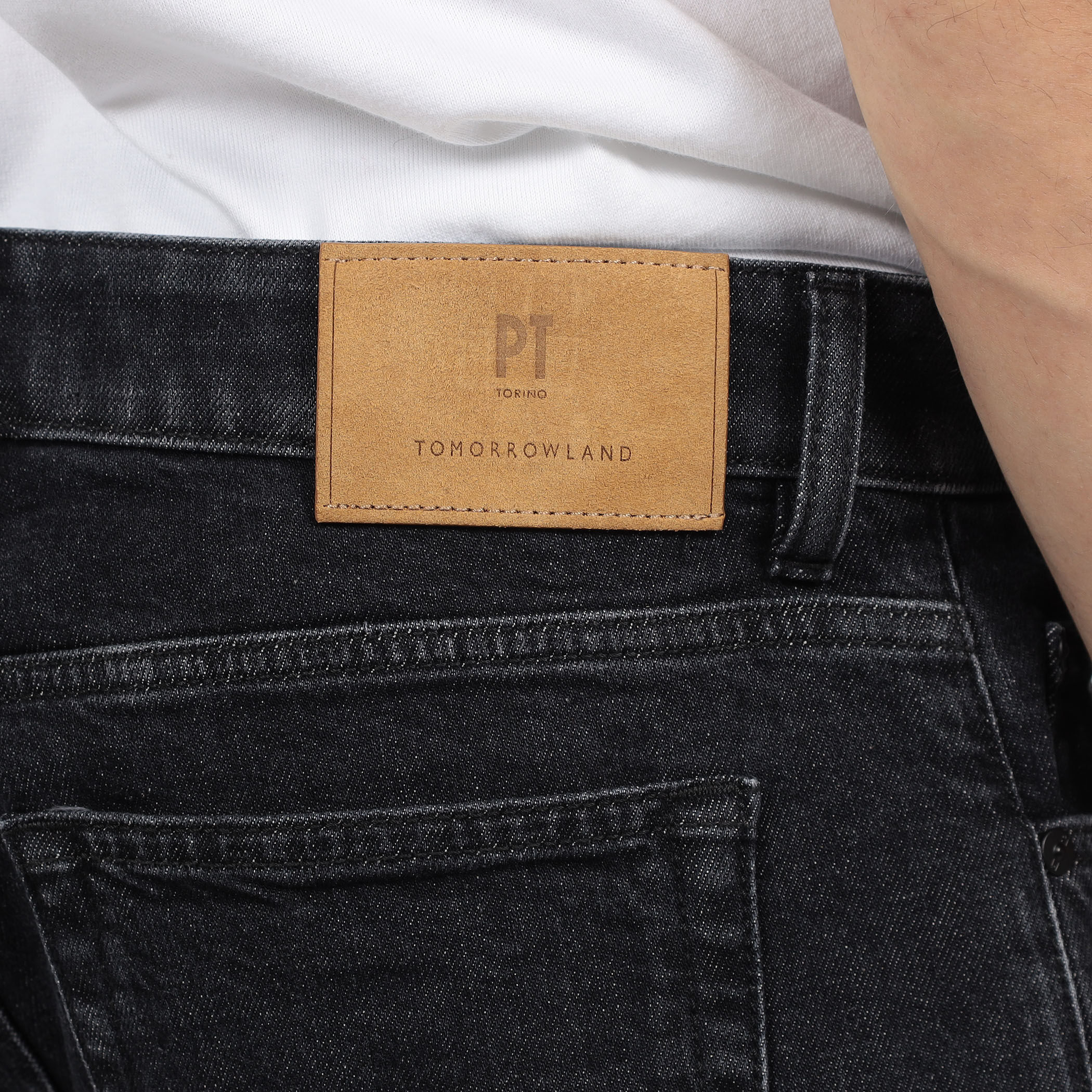 別注】PT TORINO ストレッチデニム 5ポケットパンツ｜トゥモローランド