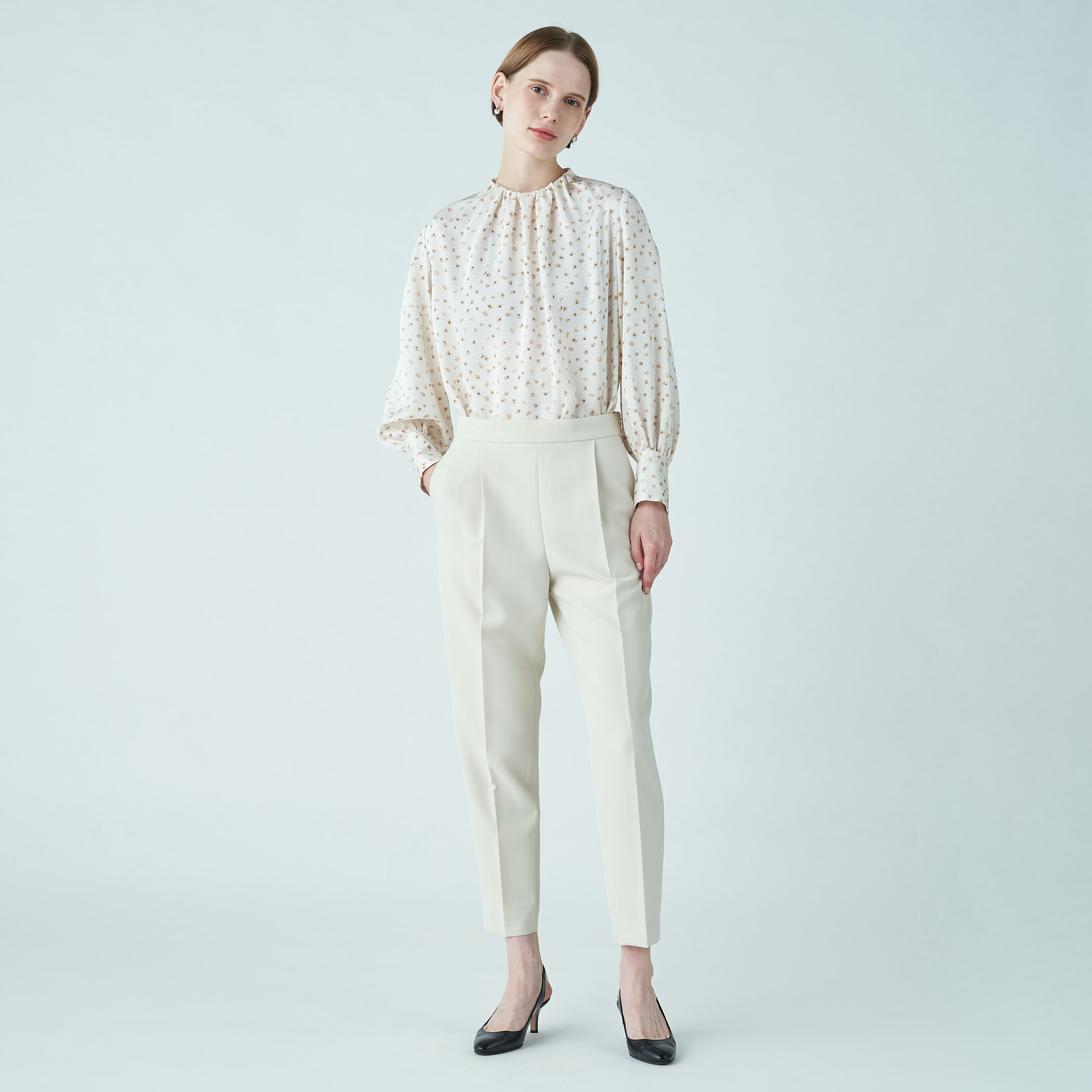 ドライダブルクロス フロントタックテーパードパンツ