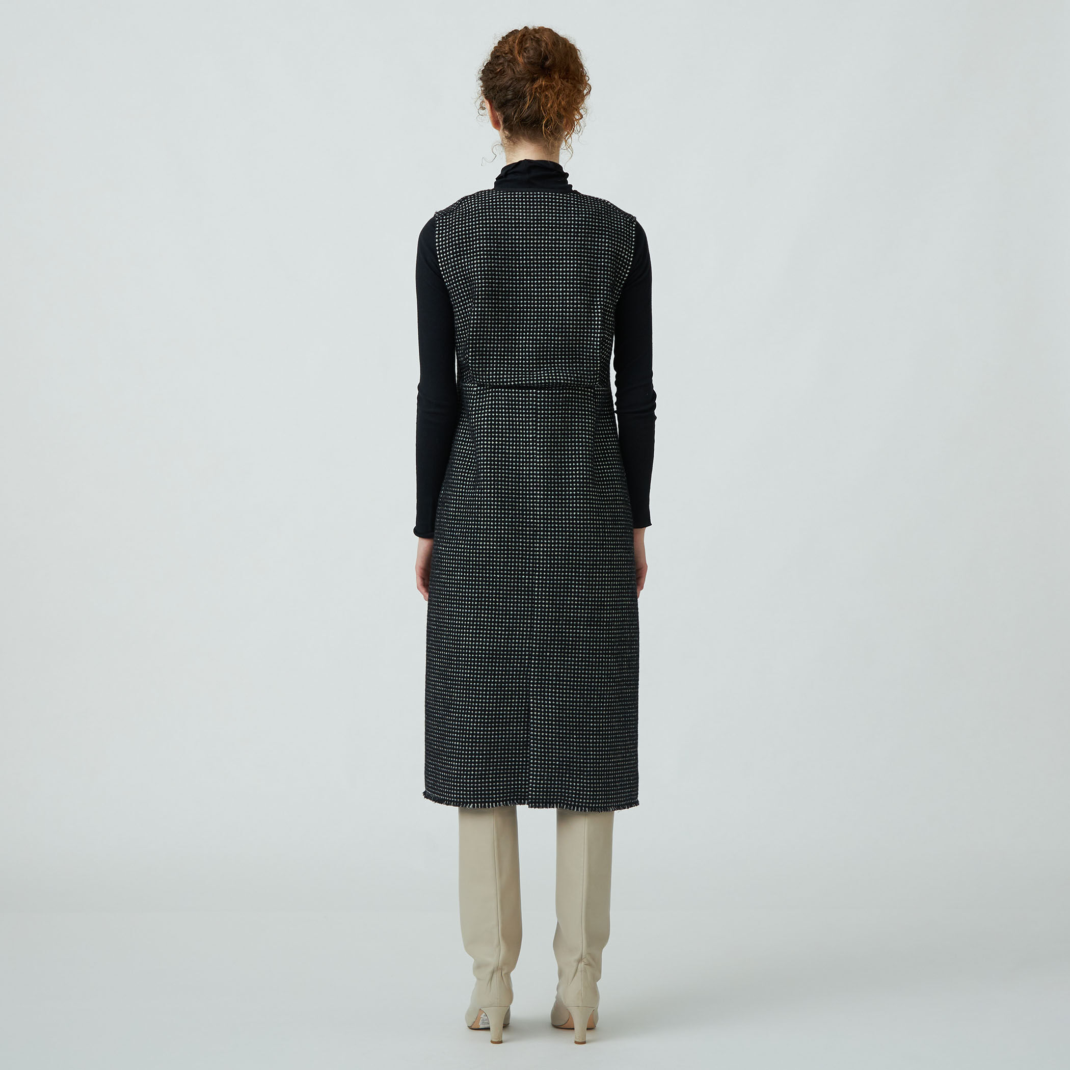 item79a6225614bd11ee82f20242ac