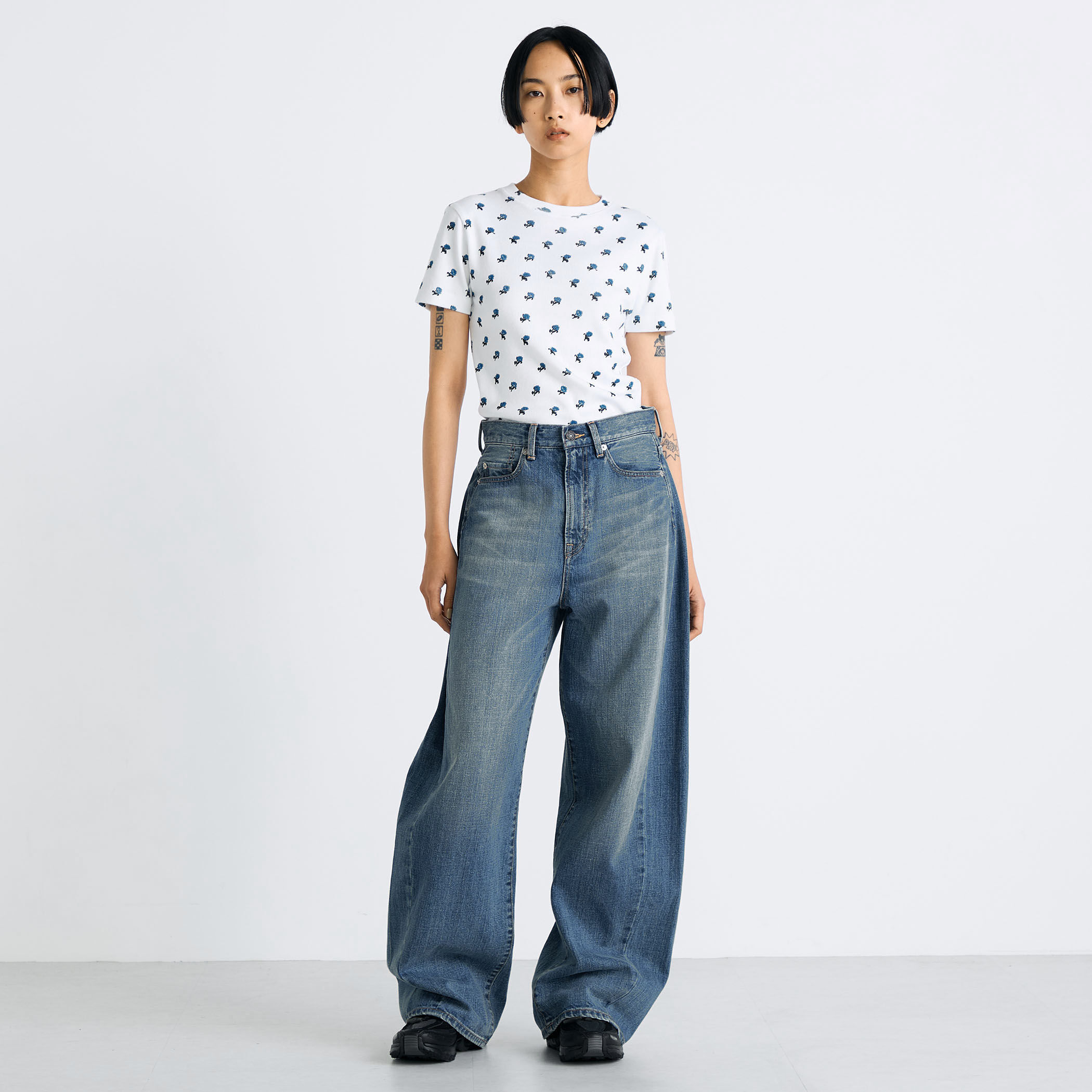 エッセンシャルデニム バルーンパンツ｜トゥモローランド 公式サイト