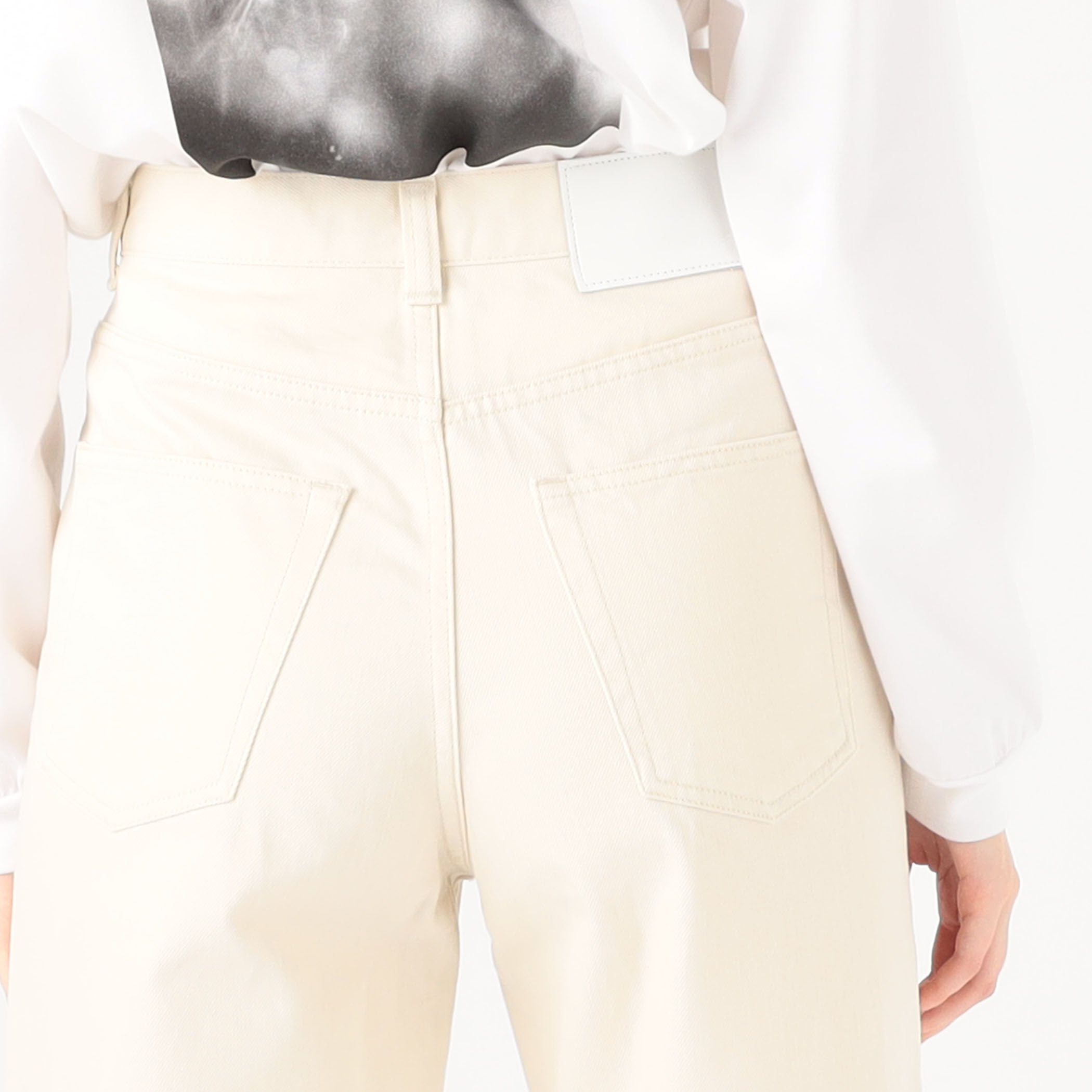 コットンホワイトデニム セミワイドパンツ｜トゥモローランド 公式通販