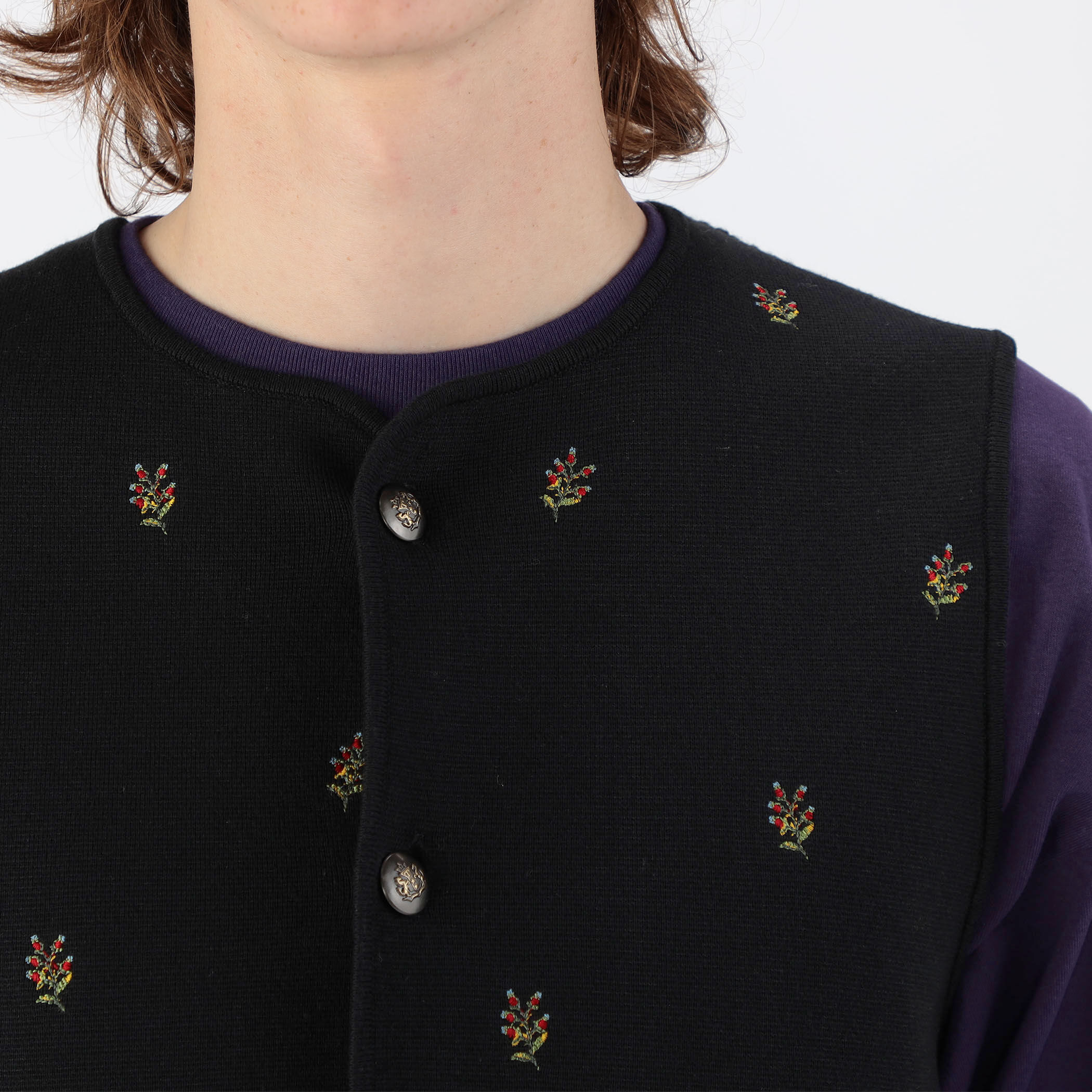 CABaN コットンカシミヤ フラワーエンブロイダリー クルーネック