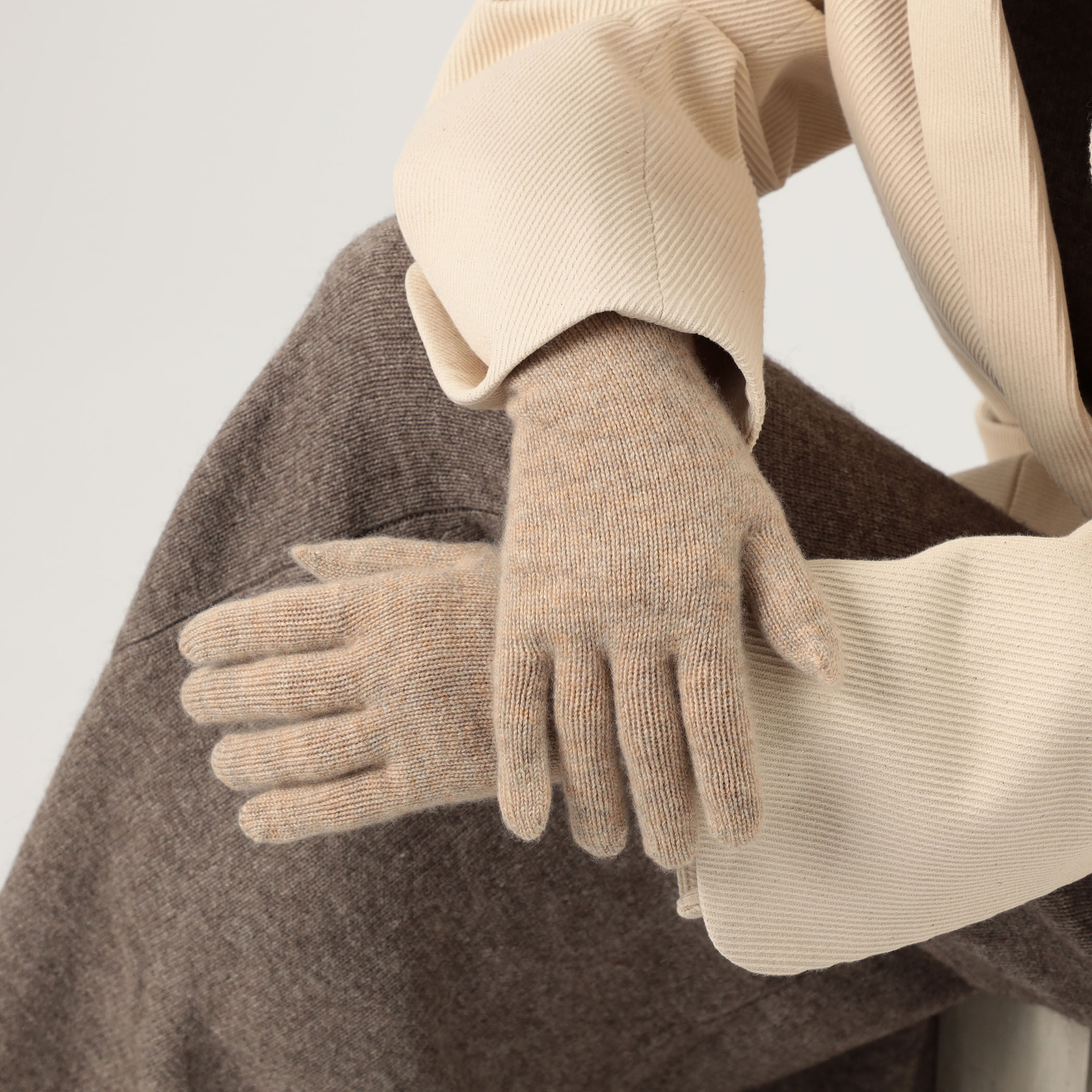 Johnstons of Elgin カシミヤショートグローブ