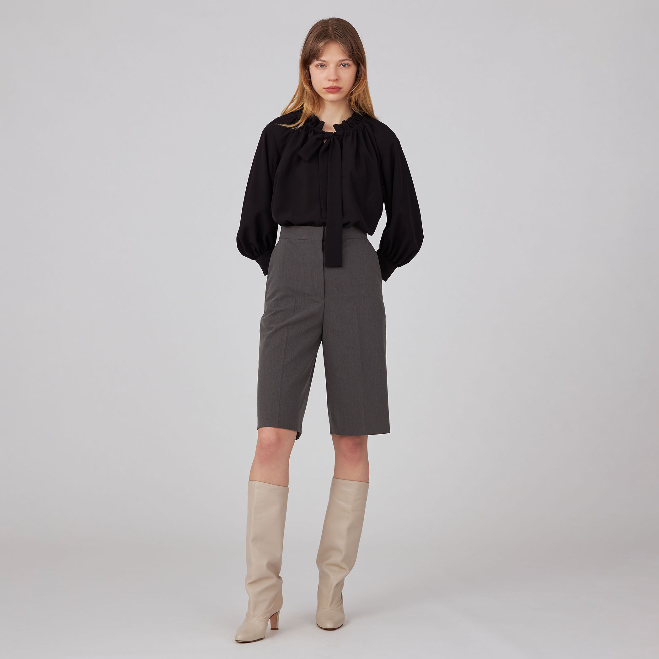 シアートロ フリルネックブラウス｜トゥモローランド 公式通販