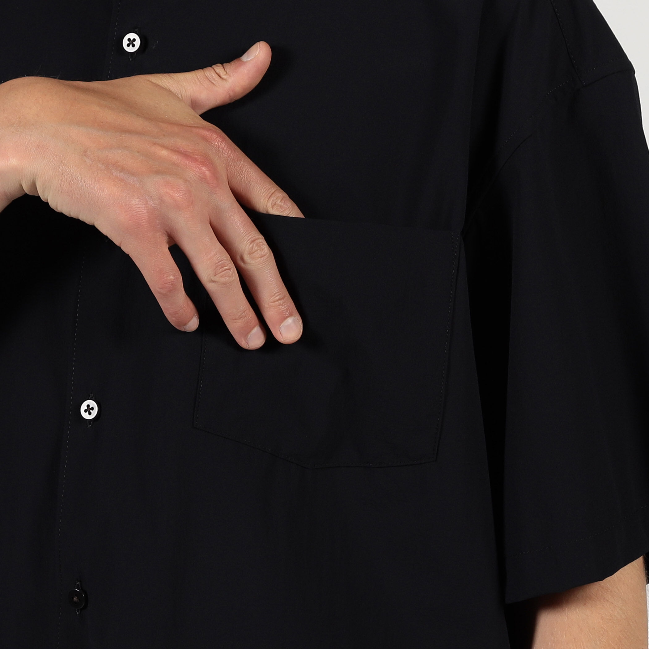 リサイクルナイロン 半袖シャツ｜トゥモローランド 公式通販