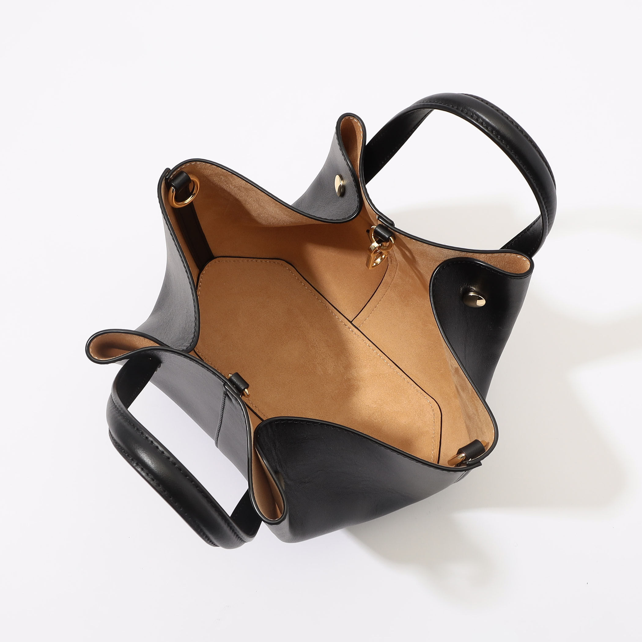 Atelier TOMORROWLAND SHELL MINI バッグ Atelier TOMORROWLAND SHELL MINI バッグ｜トゥモローランド 公式サイト