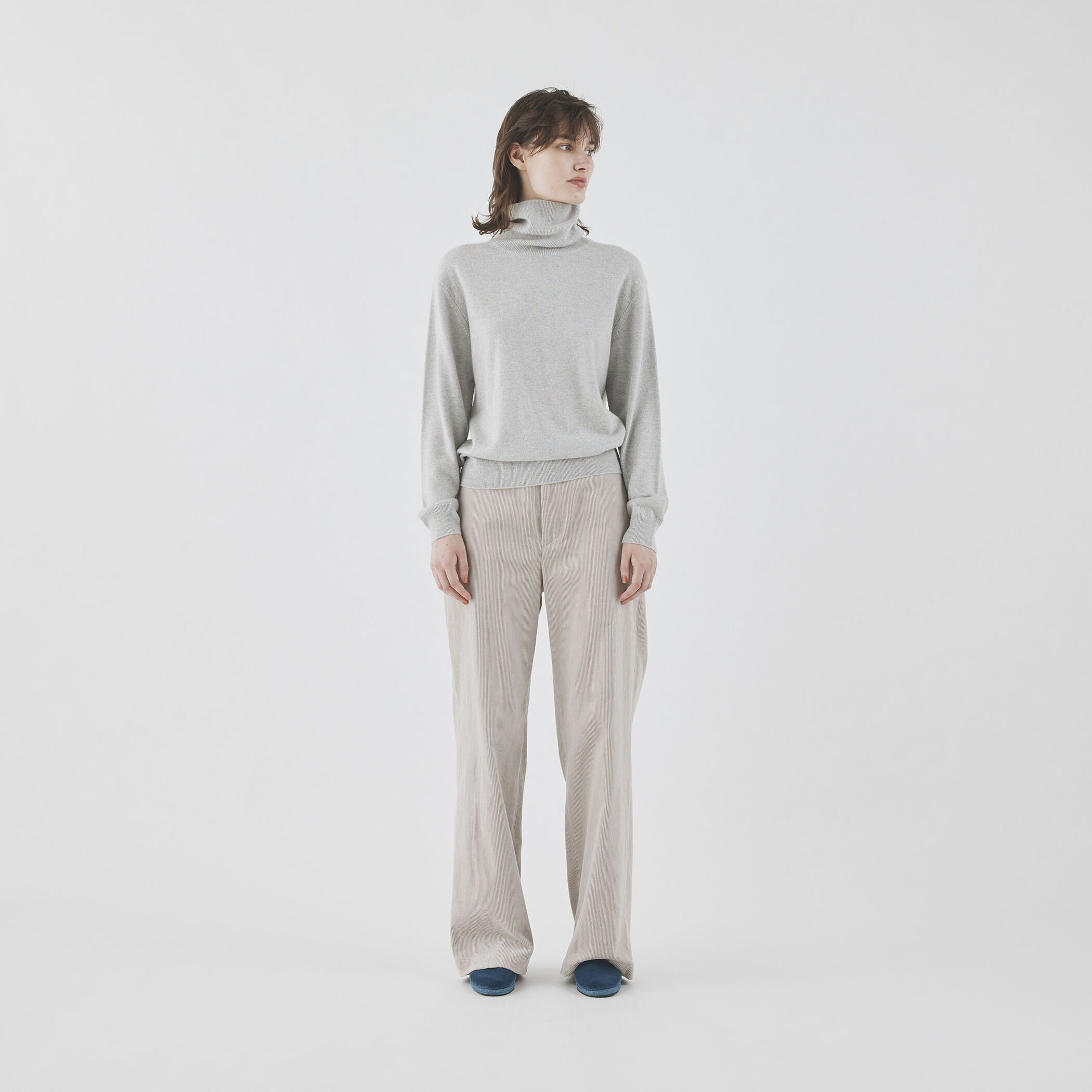 スコットランドカシミヤ タートルネックプルオーバー