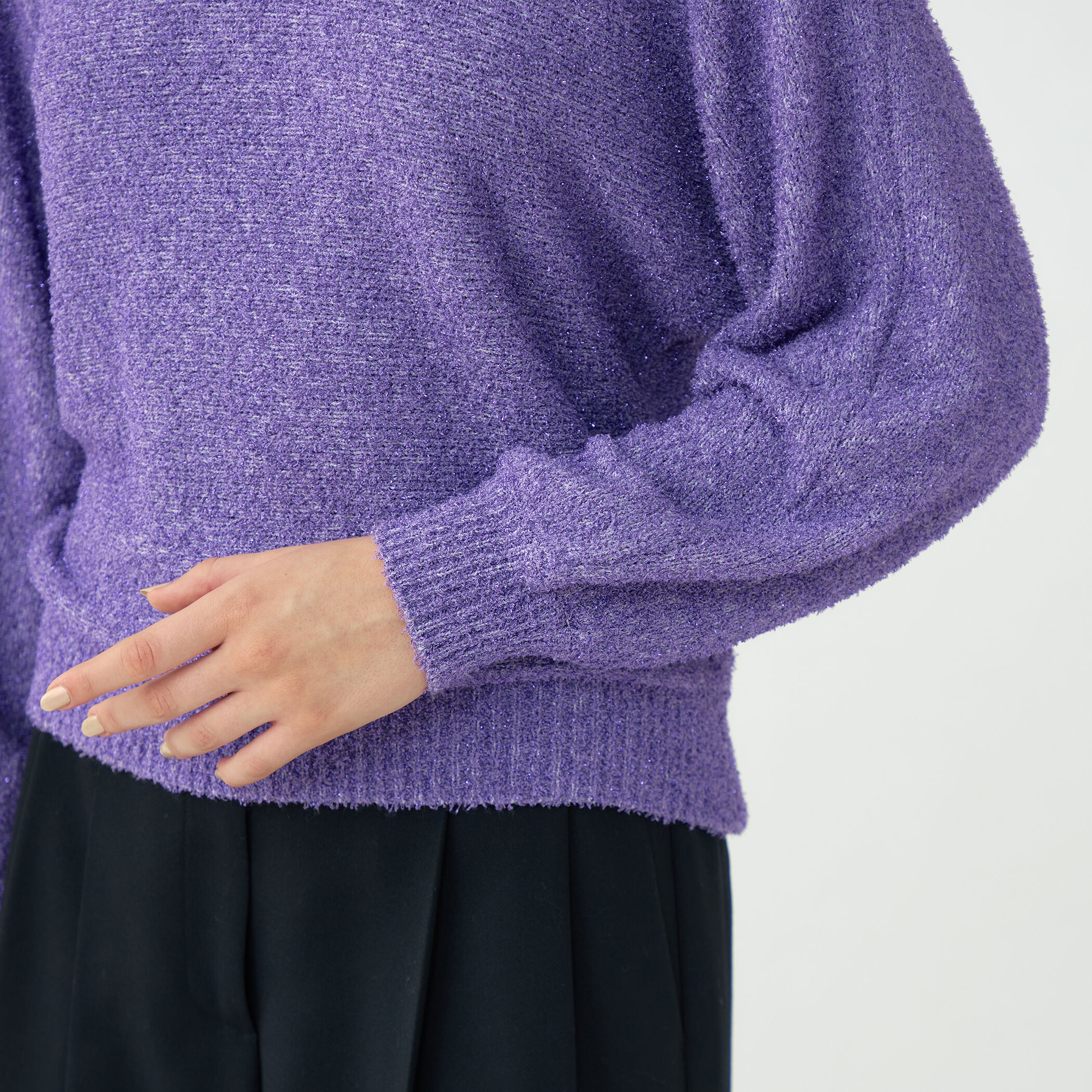 メタリックブークレー クルーネックプルオーバー｜トゥモローランド