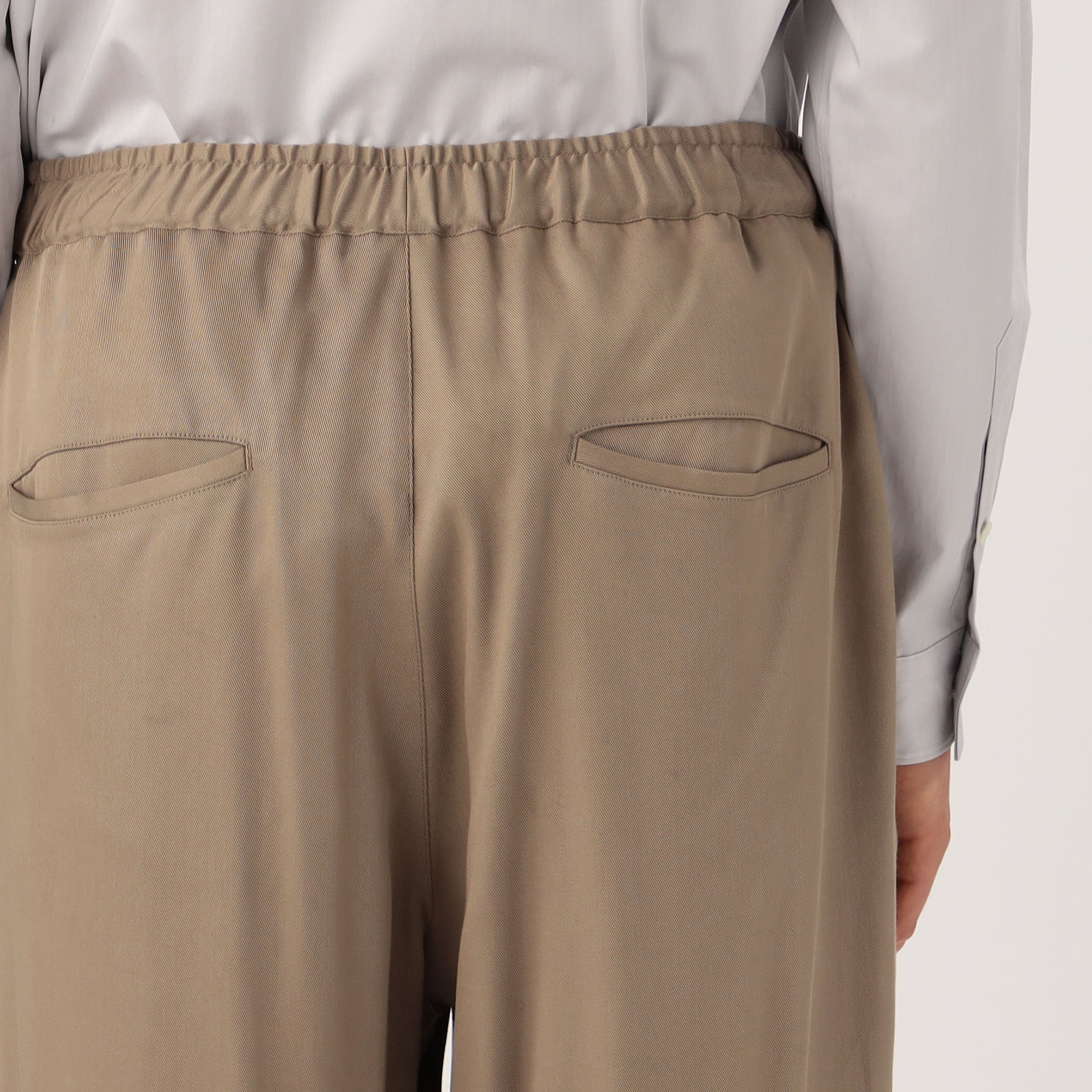 ヴィンテージツイル ギャザーパンツ｜トゥモローランド 公式通販