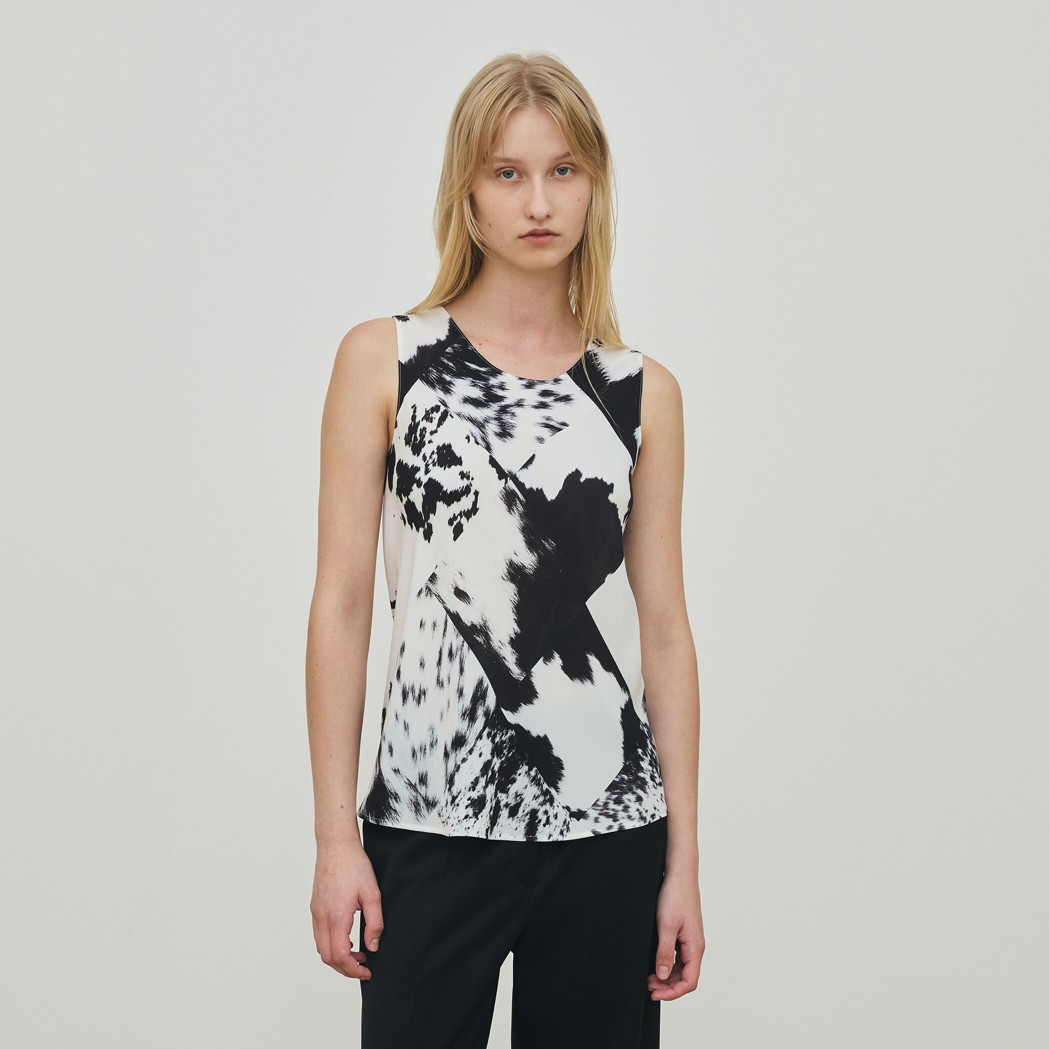 ベルンハルトウィルヘルム ノースリーブトップス ベルンハルトウィルヘルム通販 | BERNHARD WILLHELM T-SHIRT