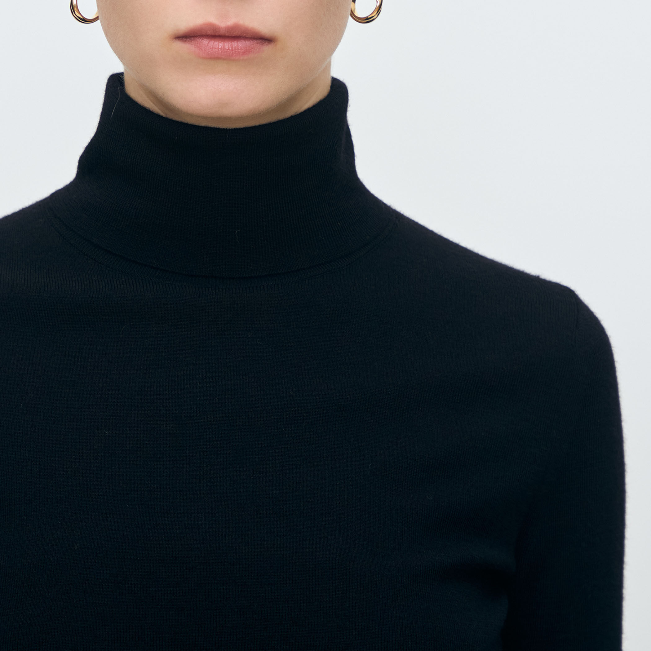 エクストラファインウール タートルネックプルオーバー