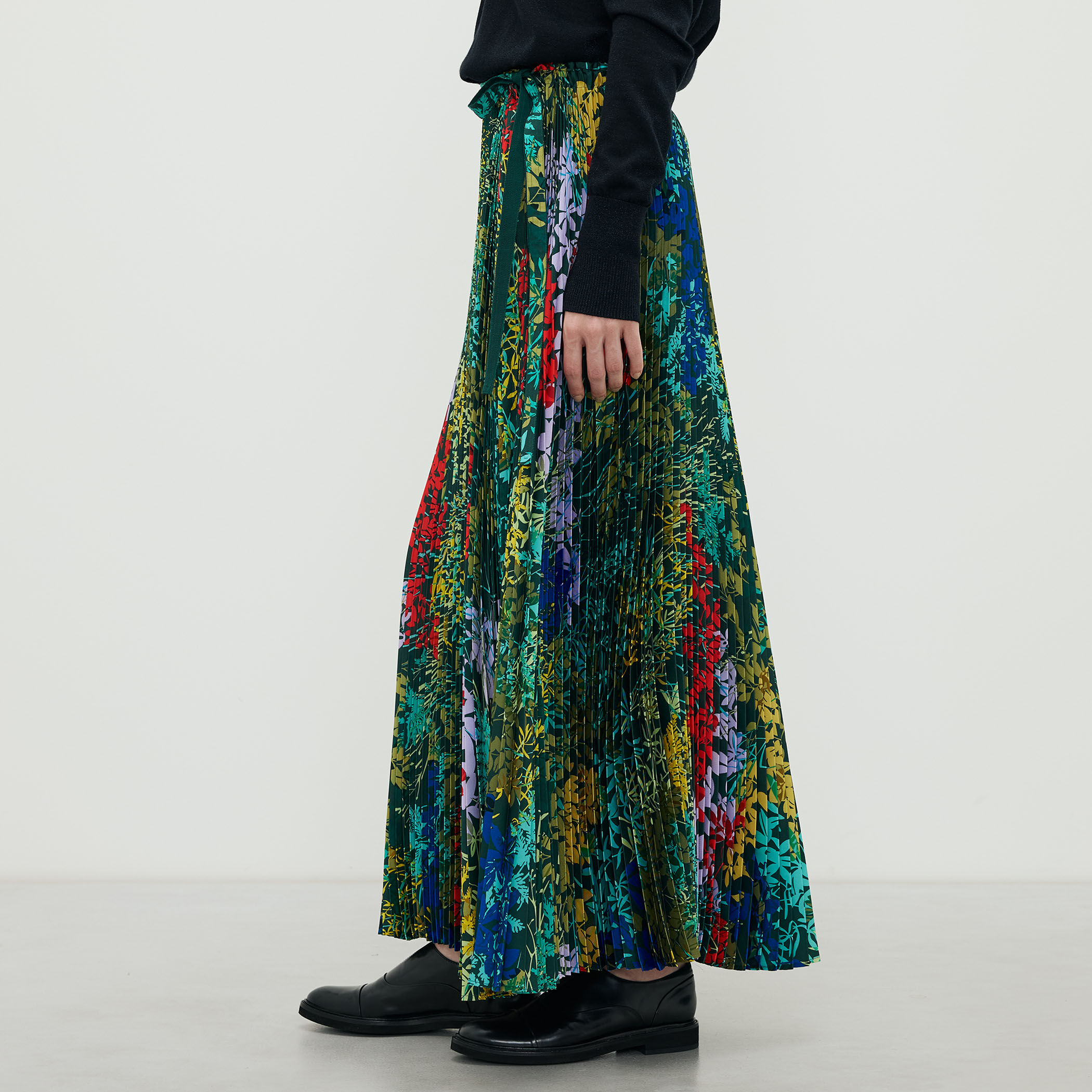 ポリエステルツイル MULTI FLOWER プリントプリーツスカート