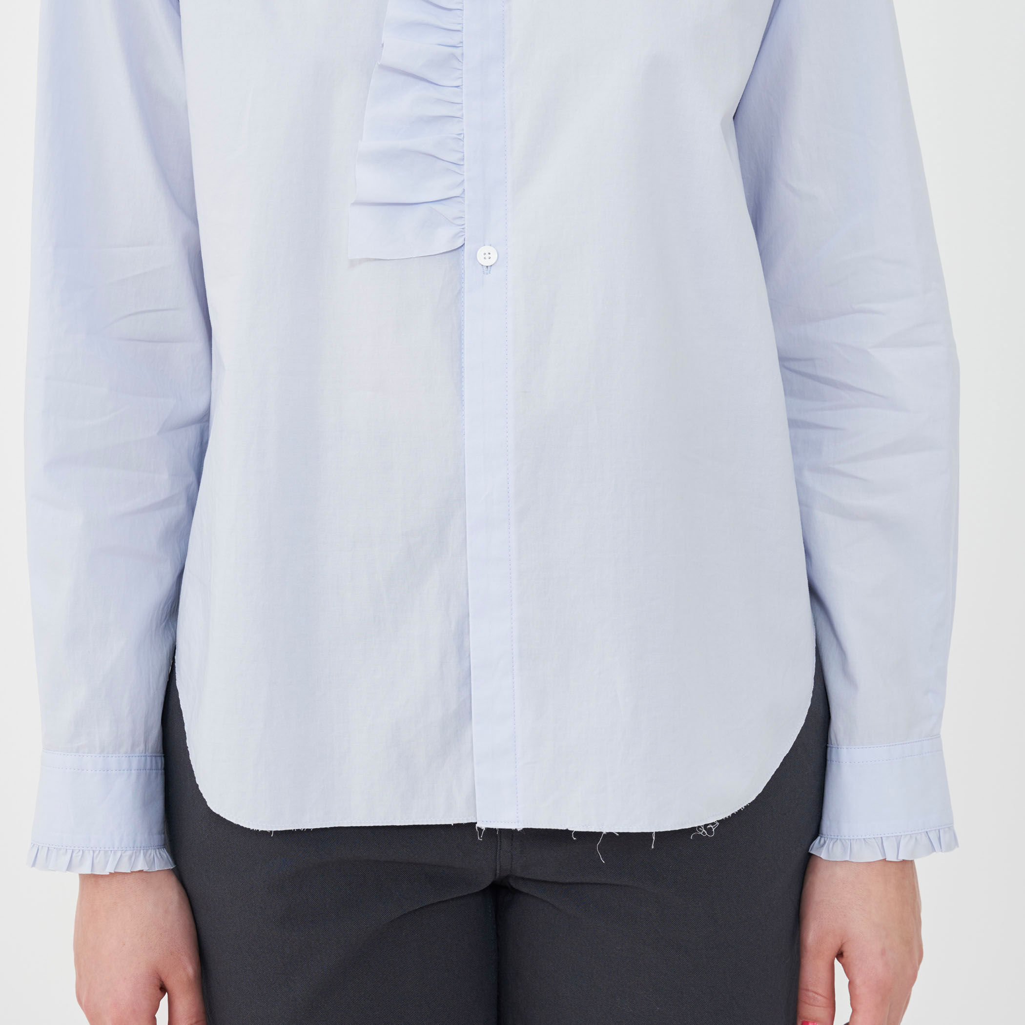 コットンタイプライター カットオフフリルシャツ｜トゥモローランド