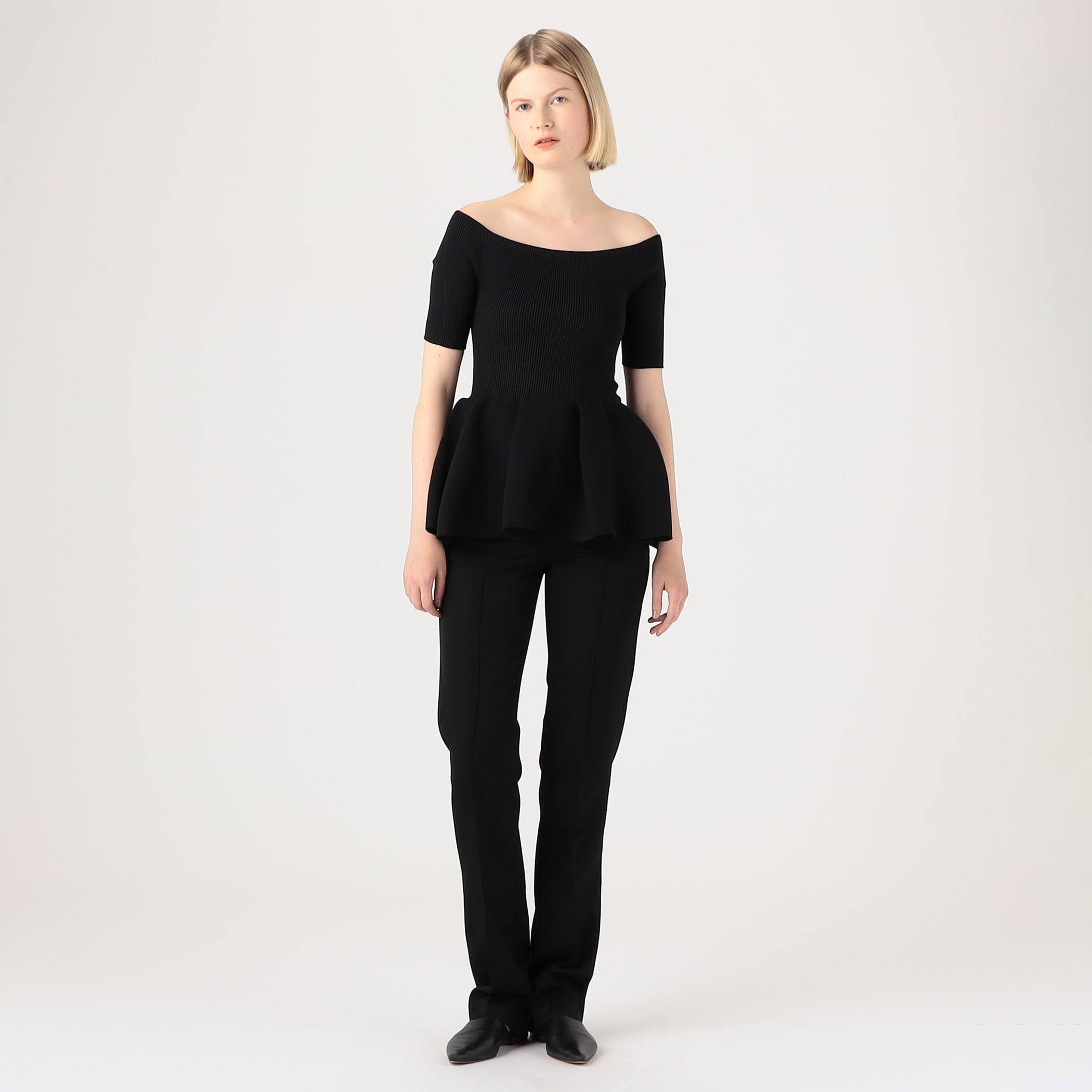 CFCL ニットトップス　BLACK ハイネックニットジップアップ | ファッション通販サイト NUGU