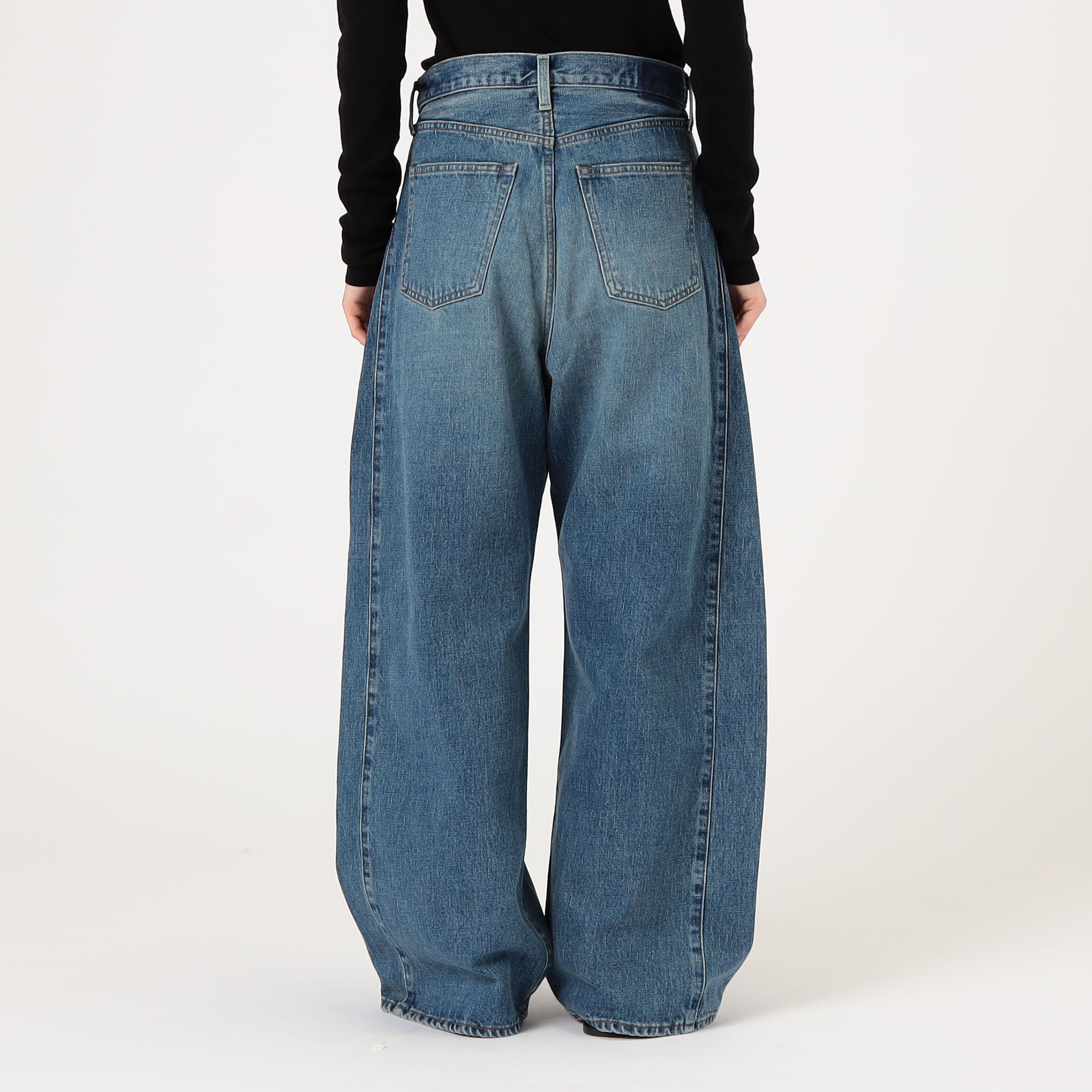 HYKE BARREL LEG JEANS｜トゥモローランド 公式通販