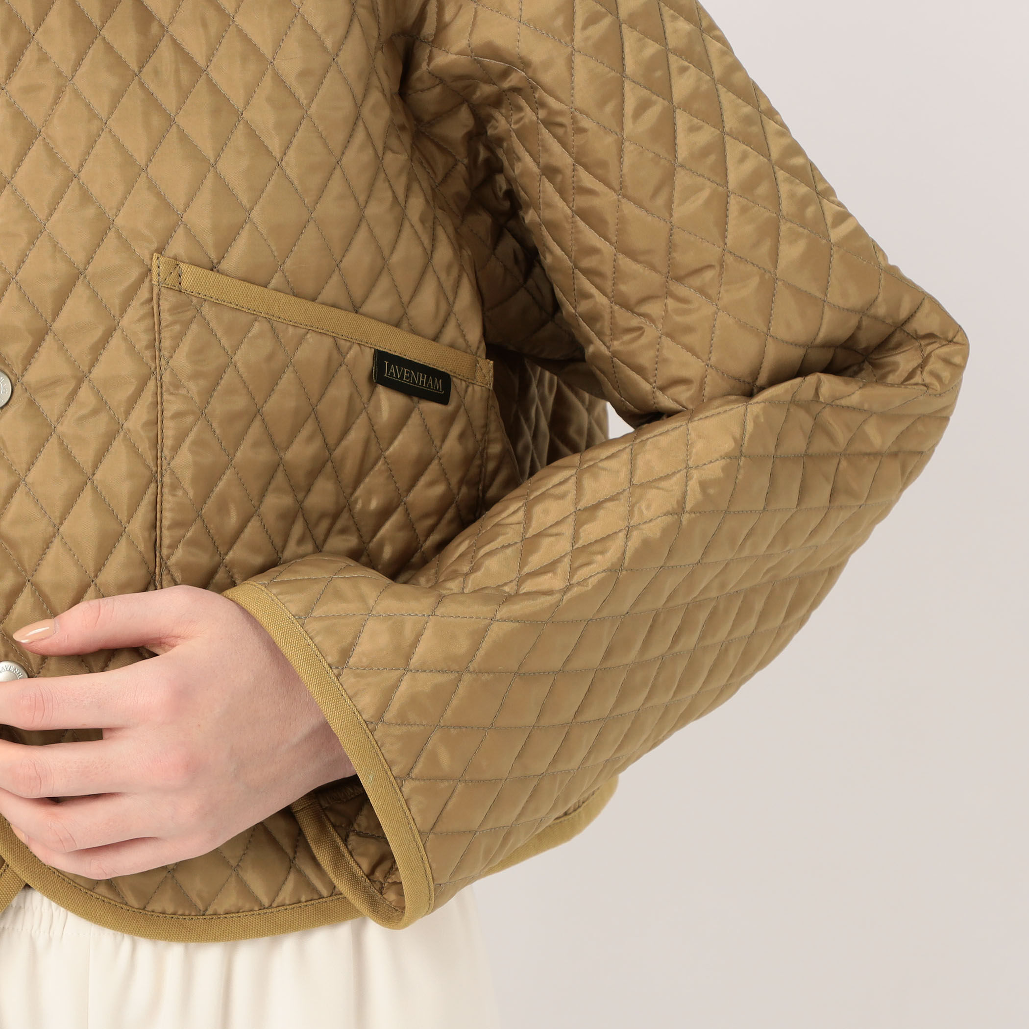 LAVENHAM Quilt クロップドジャケット｜トゥモローランド 公式サイト