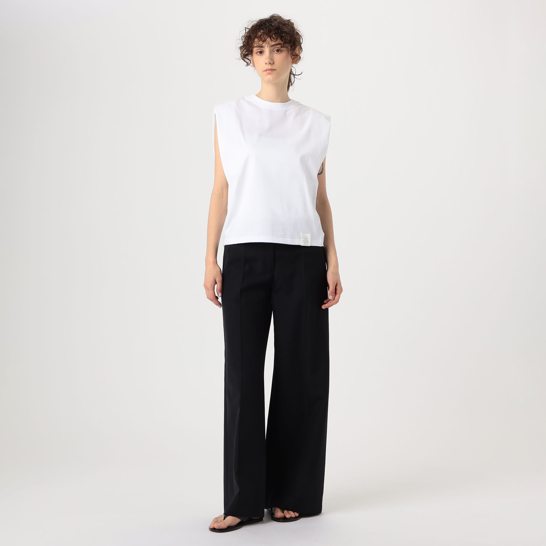 HYKE - HYKE ハイク　SLEEVELESS TEE　サイドジップノースリーブ HYKE - HYKE ハイク SLEEVELESS TEE サイドジップノースリーブの