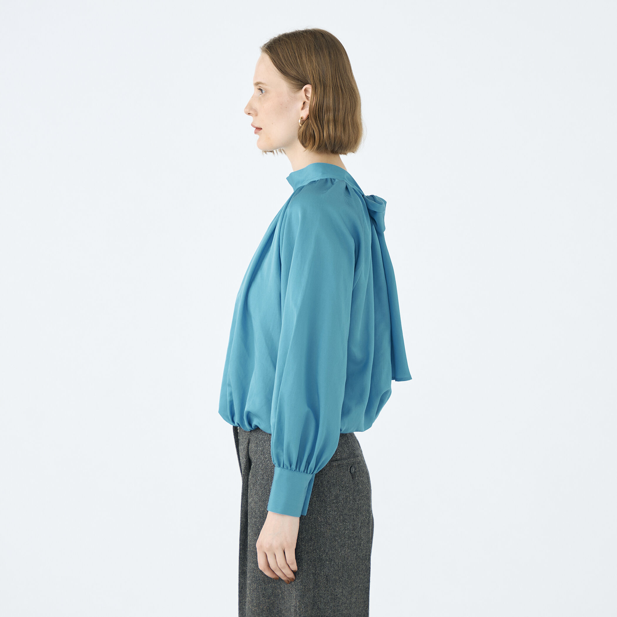 コットンシルクサテン 2-wayボウタイブラウス｜トゥモローランド 公式通販