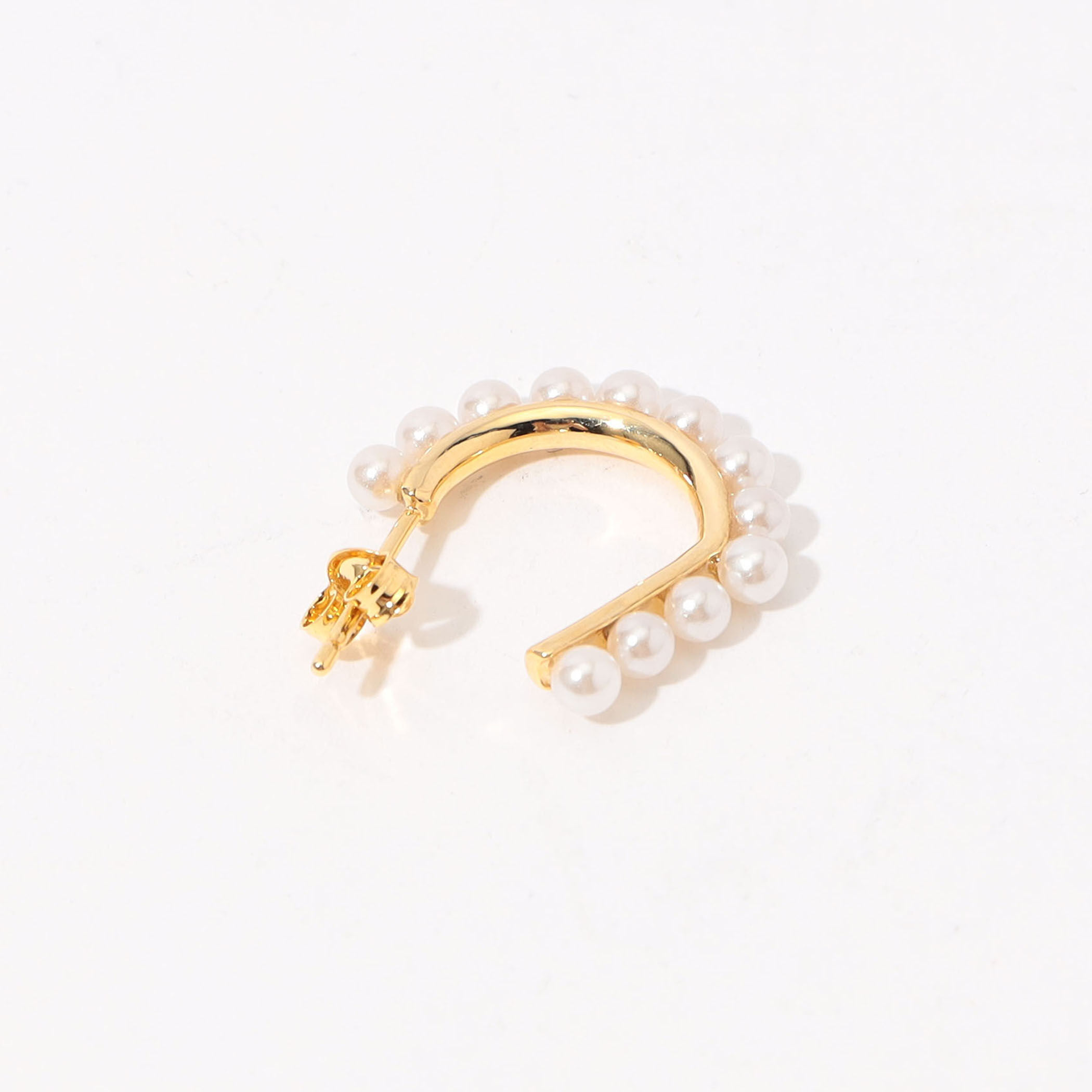 送料無料 別注】januka パールフープ スモールピアス｜トゥモローランド アクセサリー