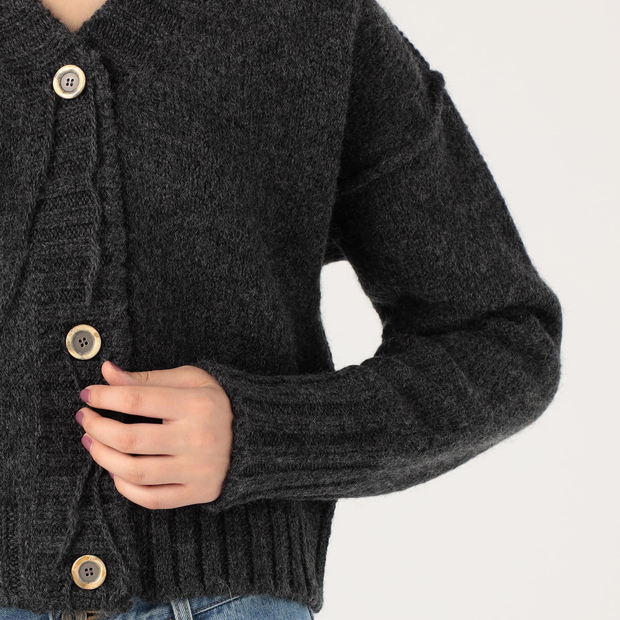 □Acne Studios Vネックニットカーディガン｜トゥモローランド