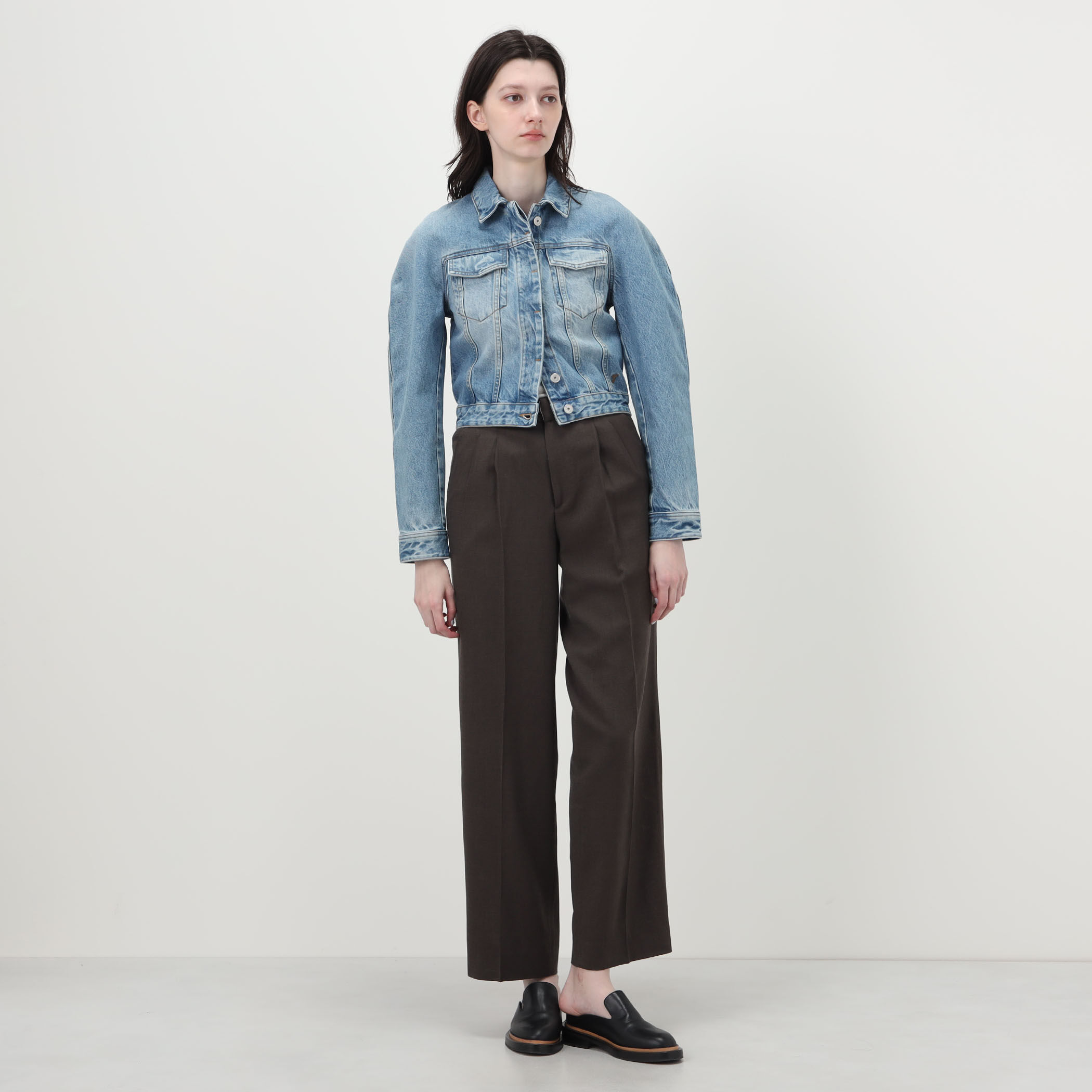 Seya. TRAVEL PANTS タックパンツ｜トゥモローランド 公式サイト