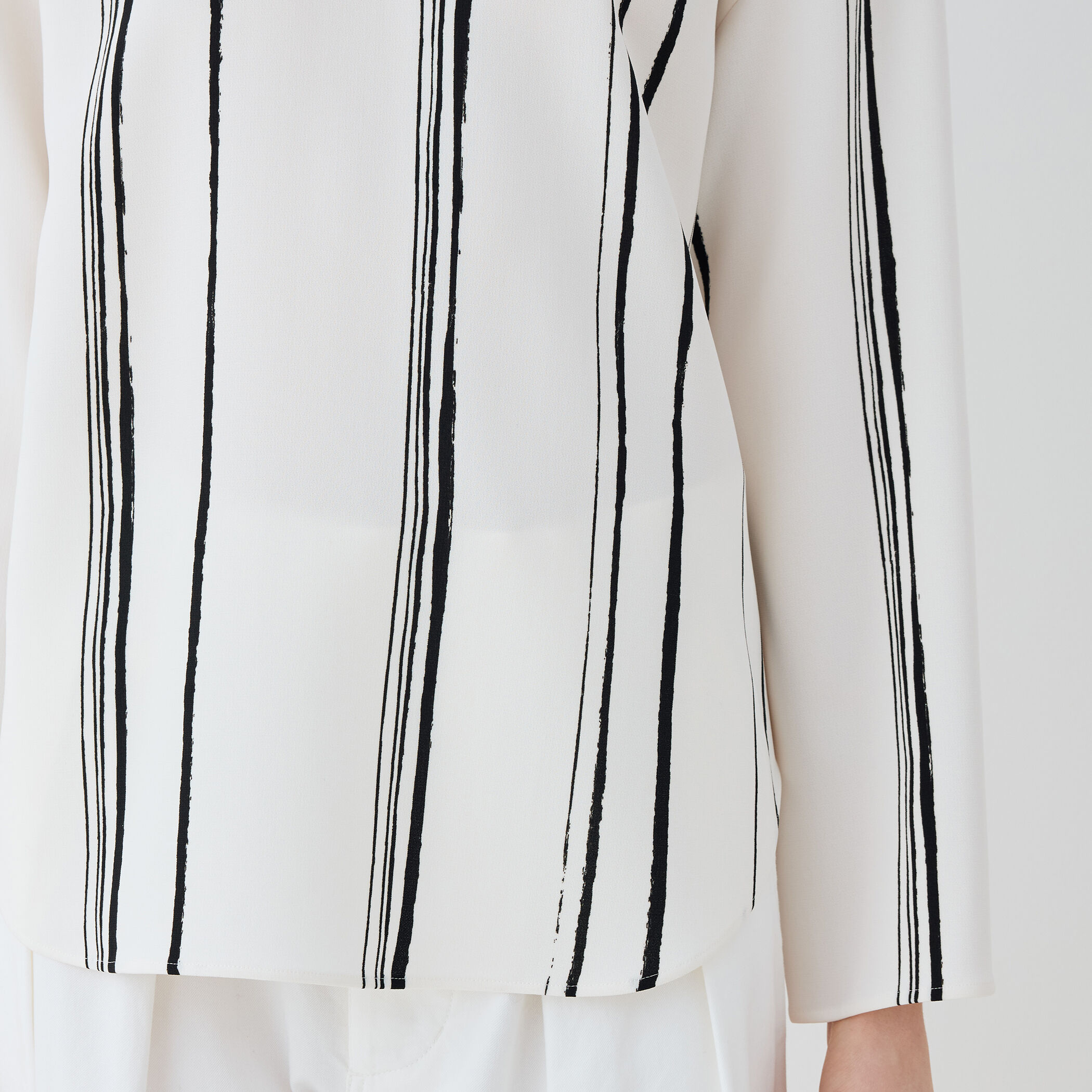 ドローイングラインプリント プルオーバーシャツ｜トゥモローランド